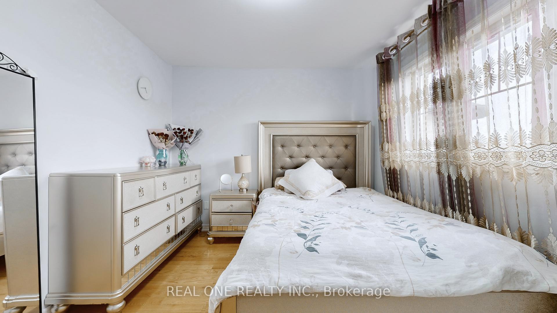 Photo 23 of 10 Willow Landing, Markham, Greensborough — HOMEH