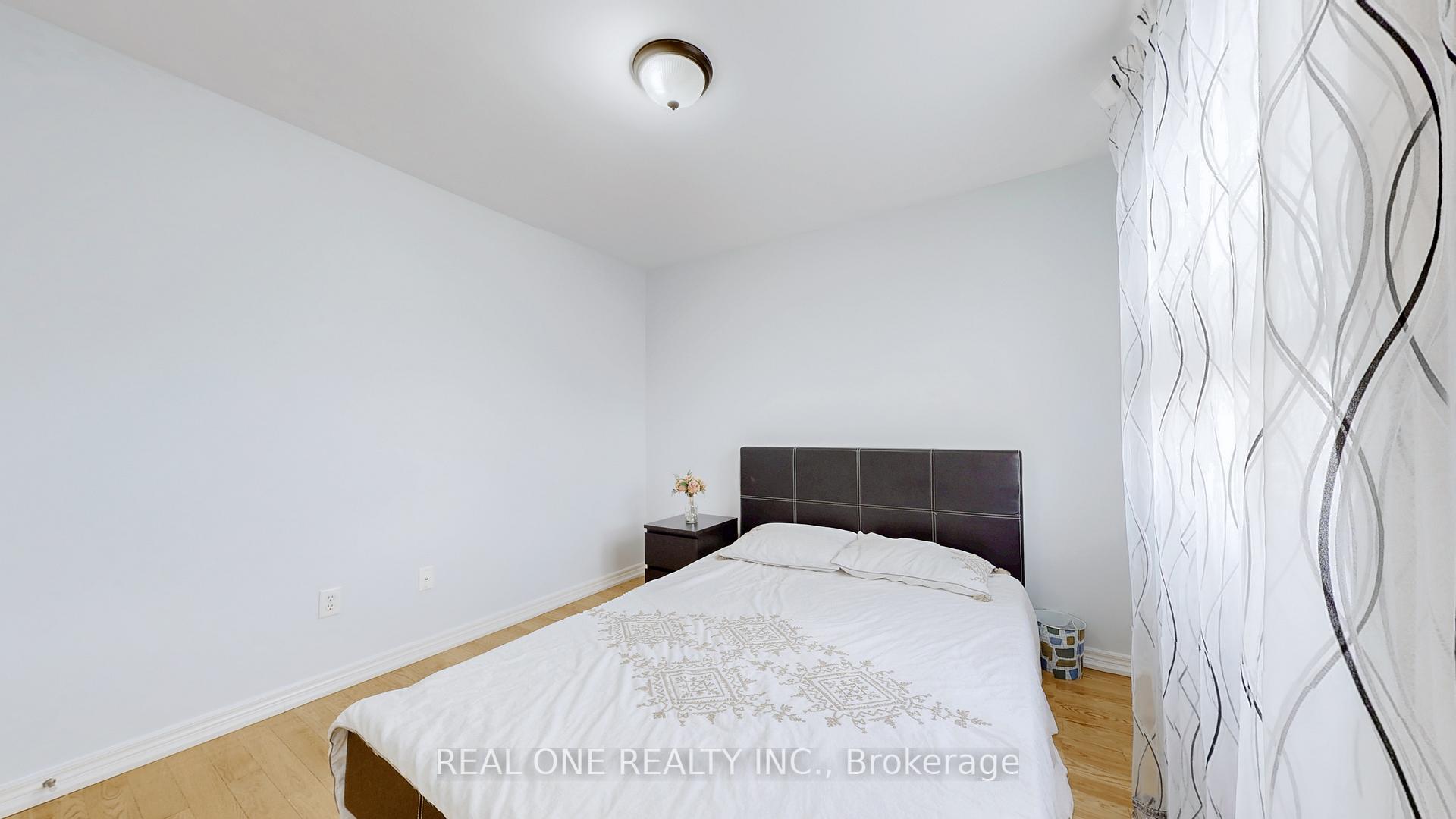 Photo 25 of 10 Willow Landing, Markham, Greensborough — HOMEH