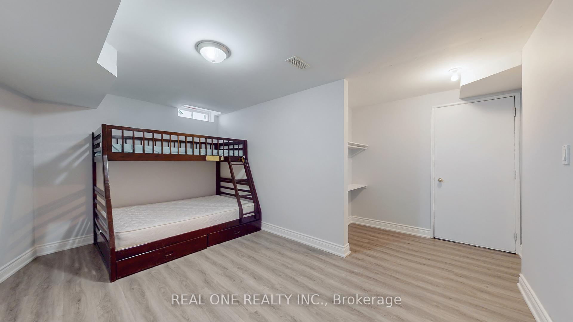 Photo 37 of 10 Willow Landing, Markham, Greensborough — HOMEH