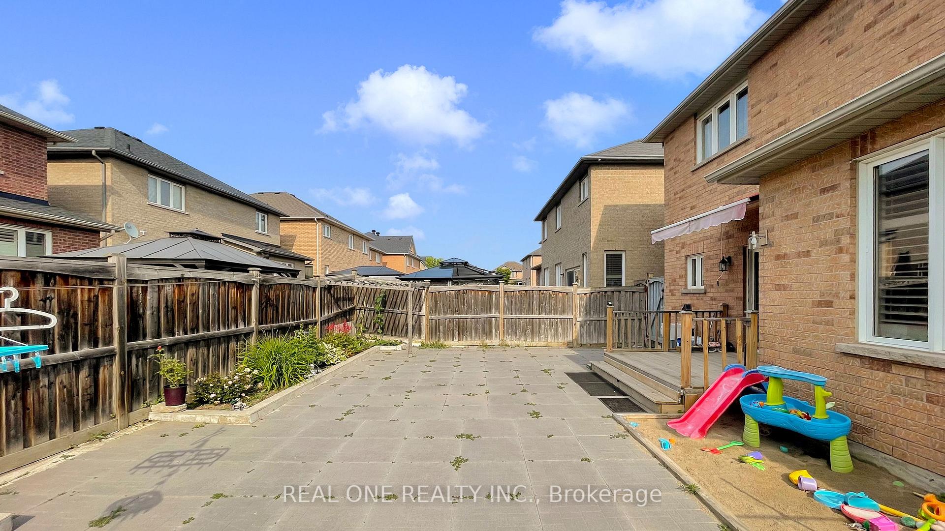 Photo 41 of 10 Willow Landing, Markham, Greensborough — HOMEH