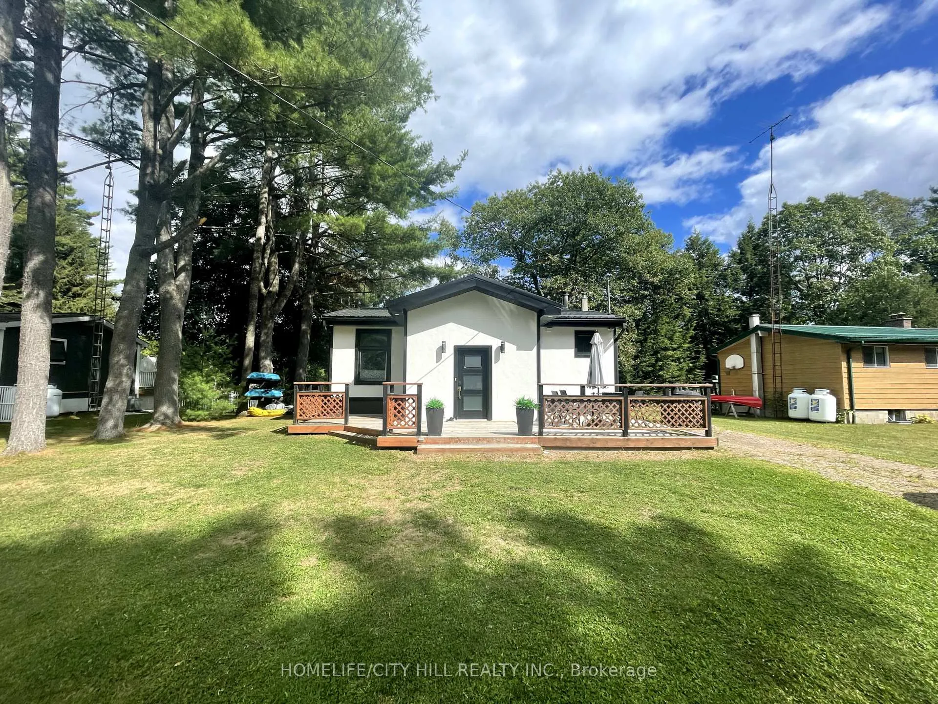 Photo 3 of 1032 Moore Lake Estates Road, Minden Hills, Lutterworth — HOMEH