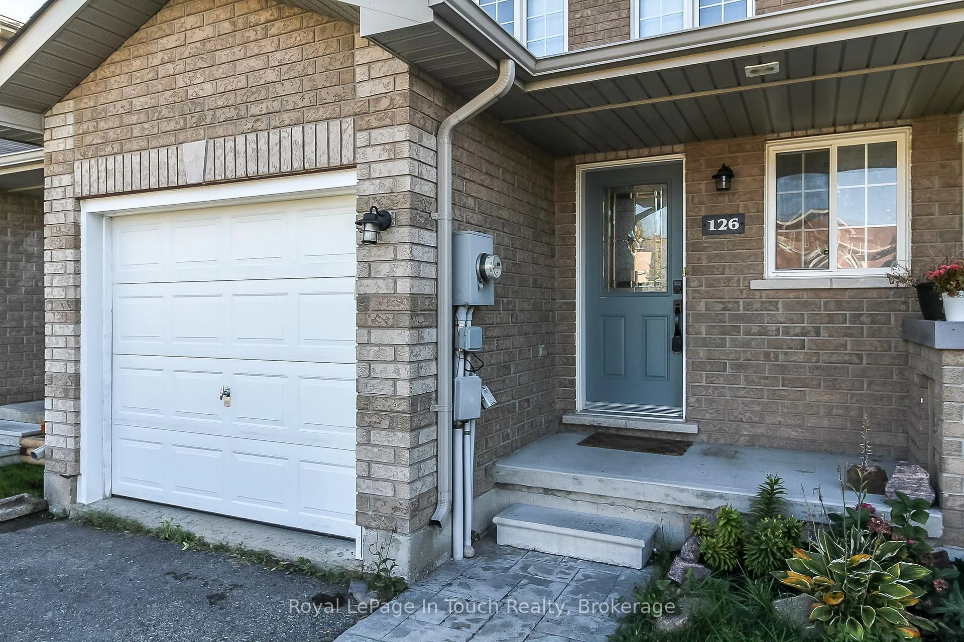 Photo 5 of 126 Southwinds Crescent, Midland — HOMEH