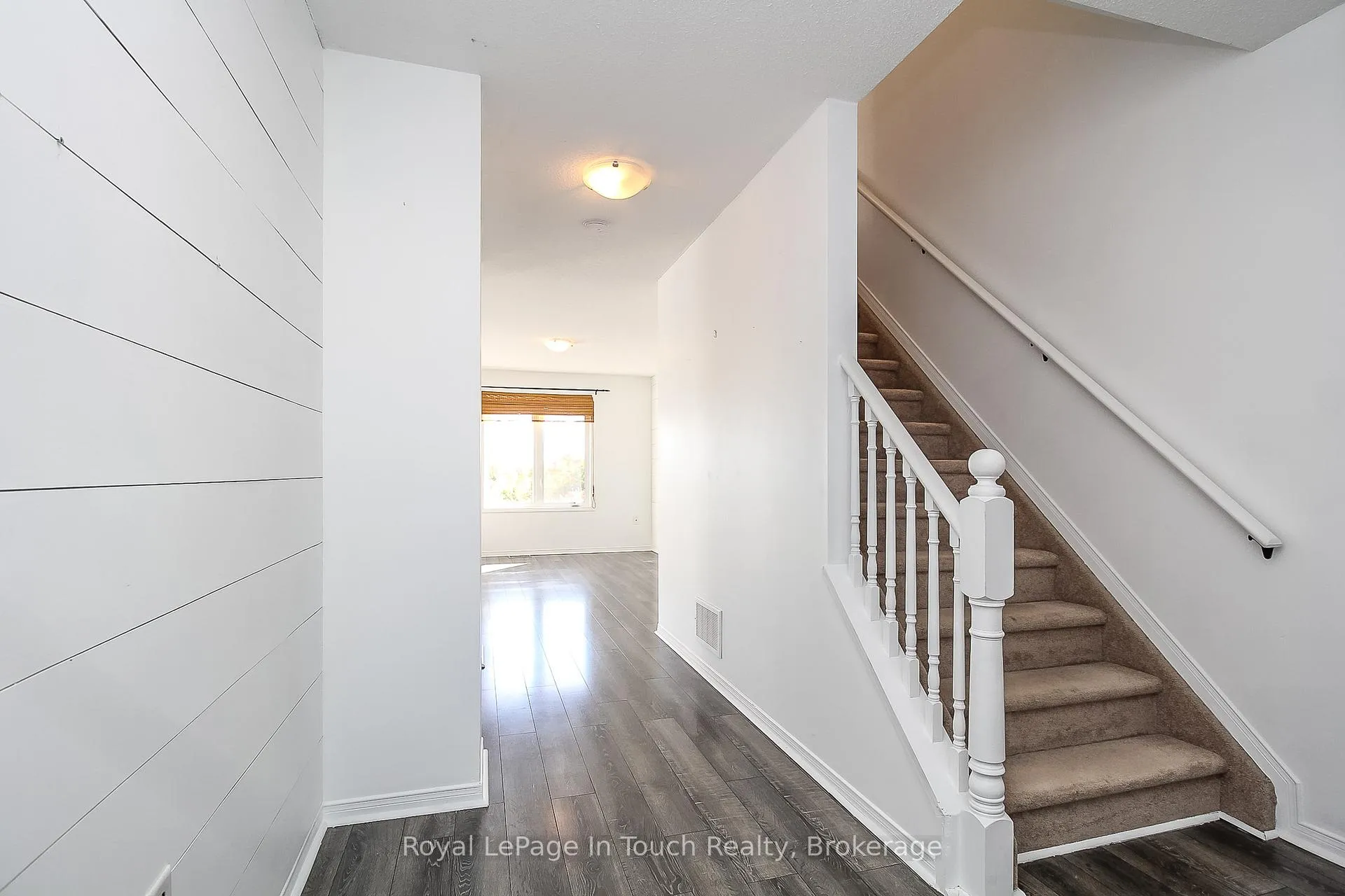 Photo 7 of 126 Southwinds Crescent, Midland — HOMEH