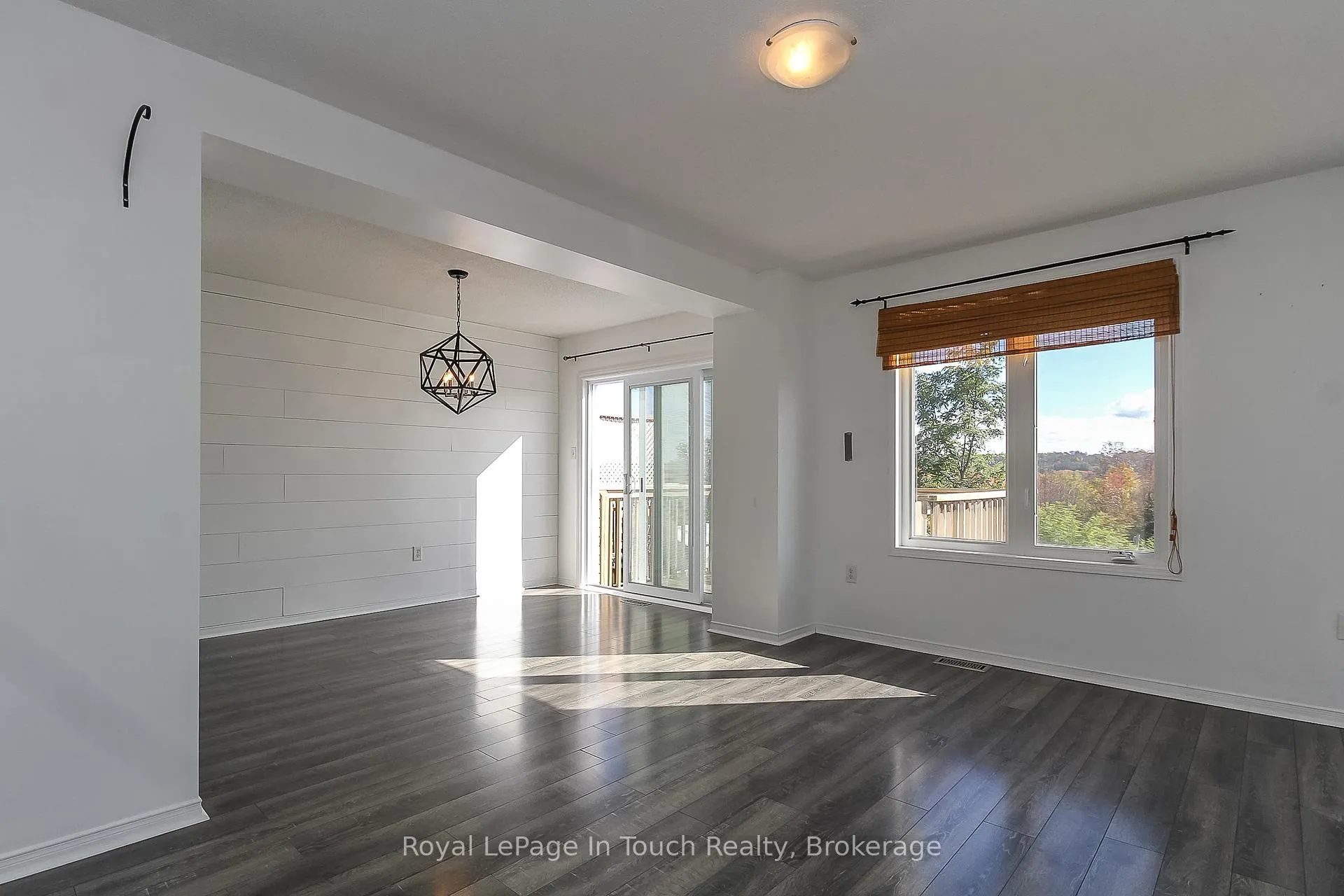 Photo 8 of 126 Southwinds Crescent, Midland — HOMEH