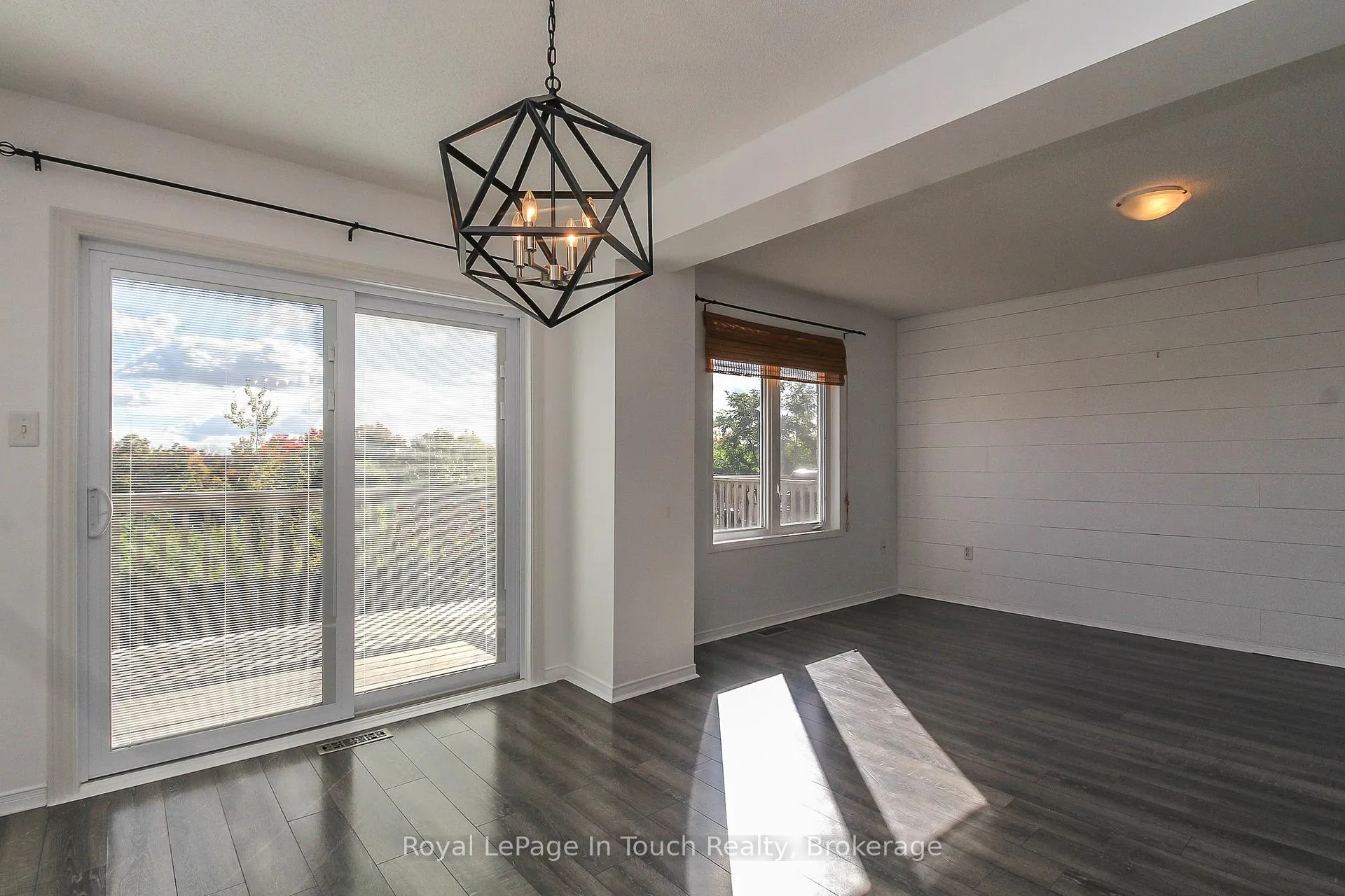 Photo 13 of 126 Southwinds Crescent, Midland — HOMEH