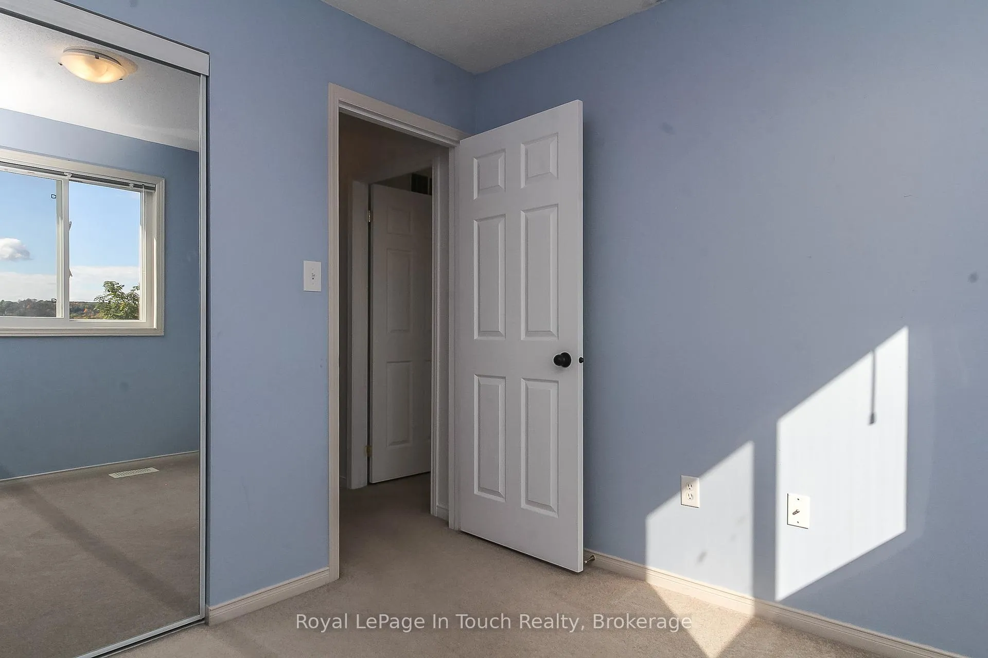 Photo 25 of 126 Southwinds Crescent, Midland — HOMEH