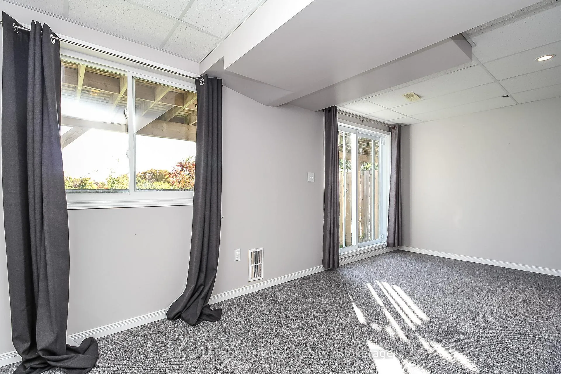 Photo 30 of 126 Southwinds Crescent, Midland — HOMEH