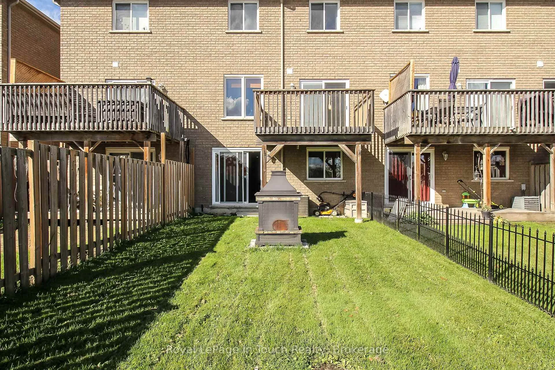 Photo 33 of 126 Southwinds Crescent, Midland — HOMEH