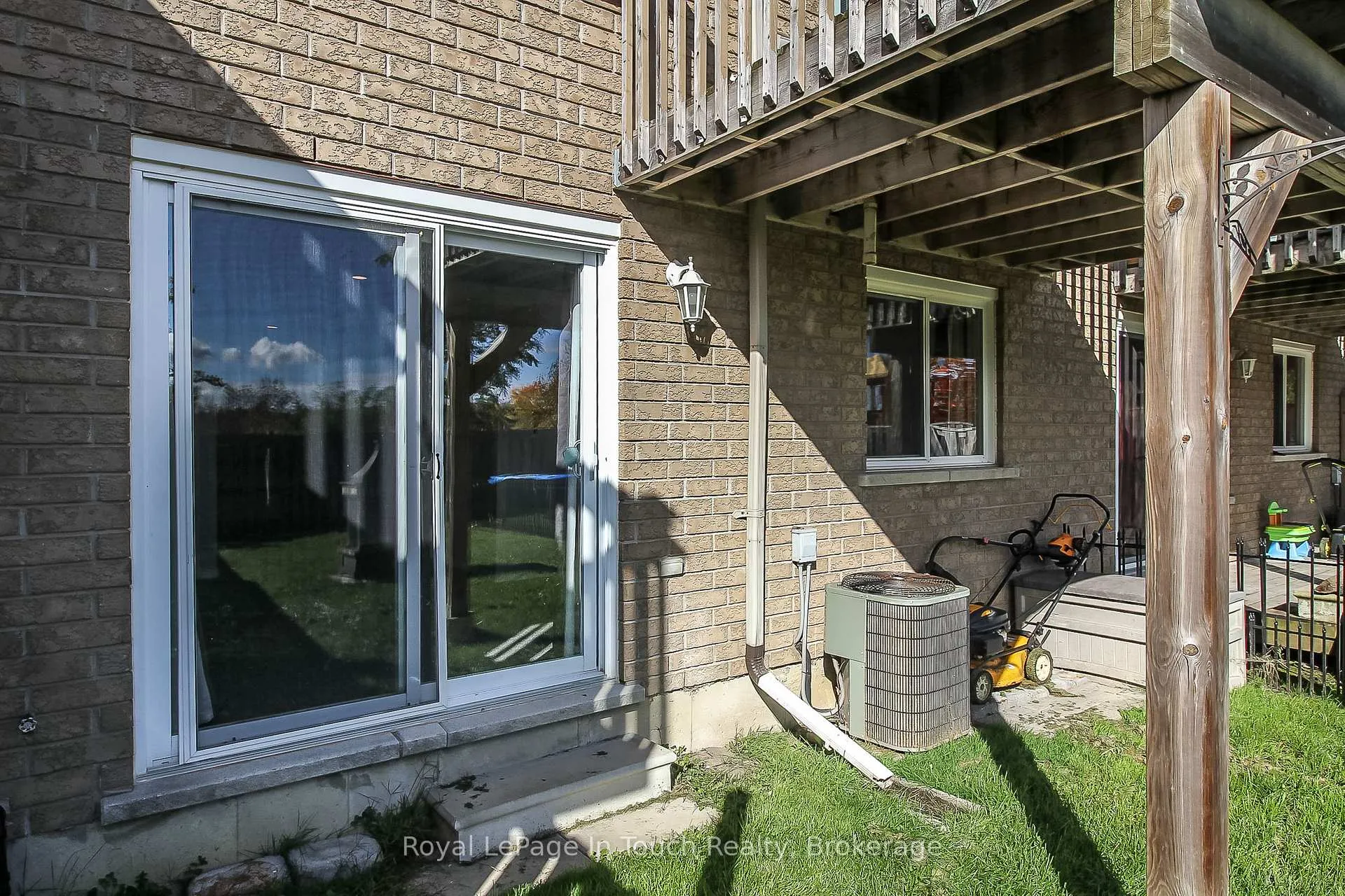 Photo 34 of 126 Southwinds Crescent, Midland — HOMEH