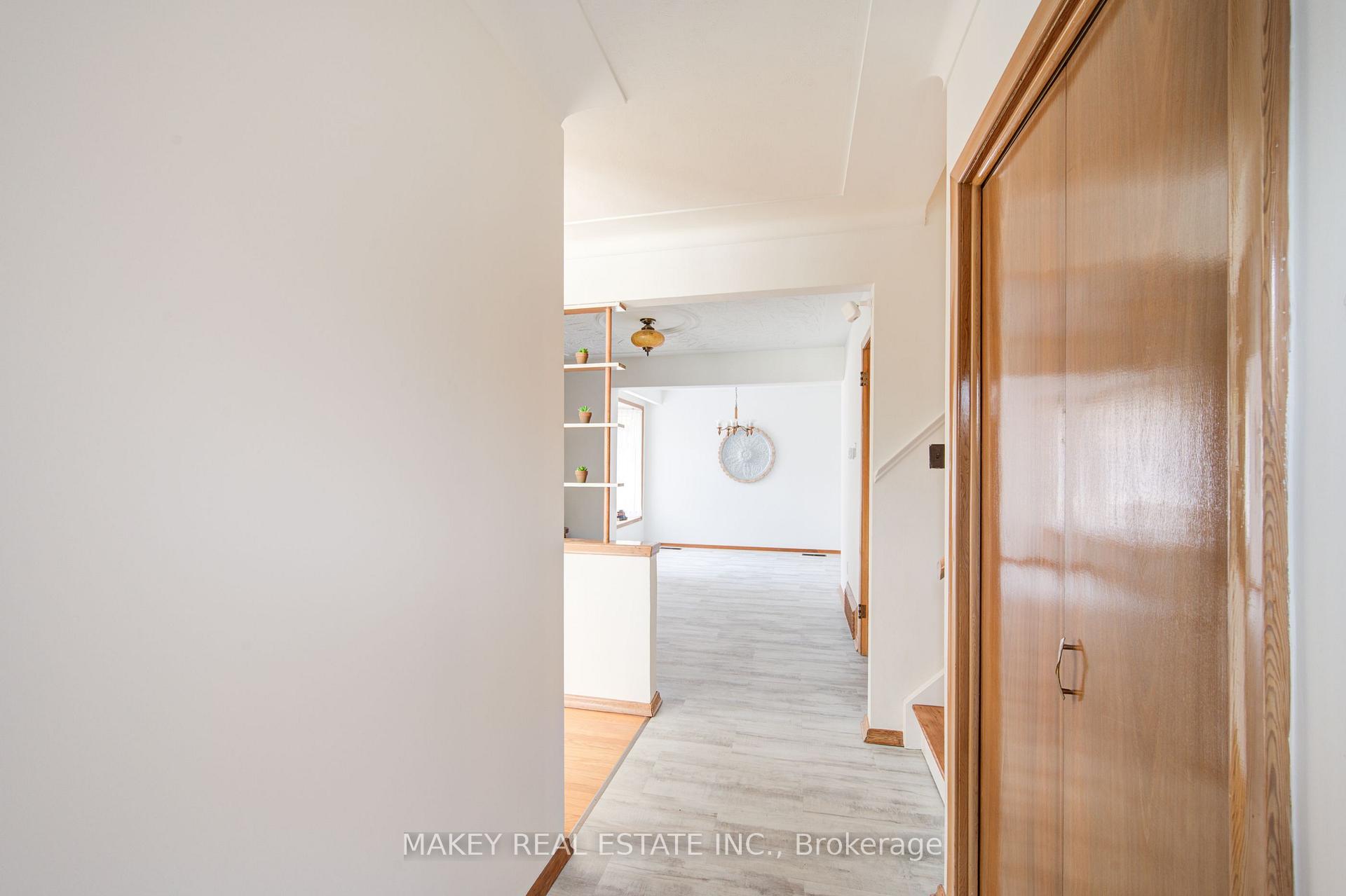 Photo 4 of 94 Harold Avenue, Kitchener — HOMEH