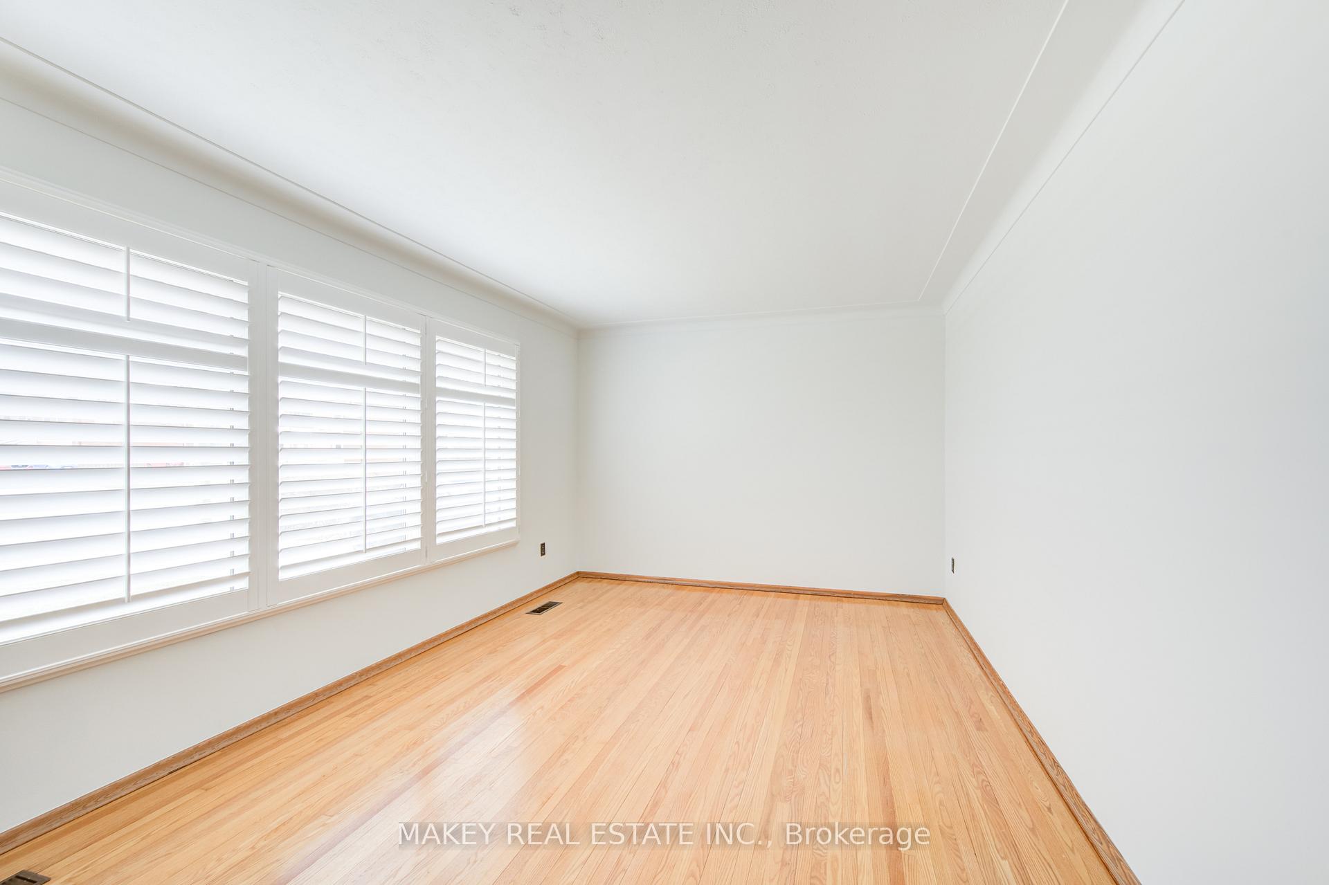 Photo 6 of 94 Harold Avenue, Kitchener — HOMEH