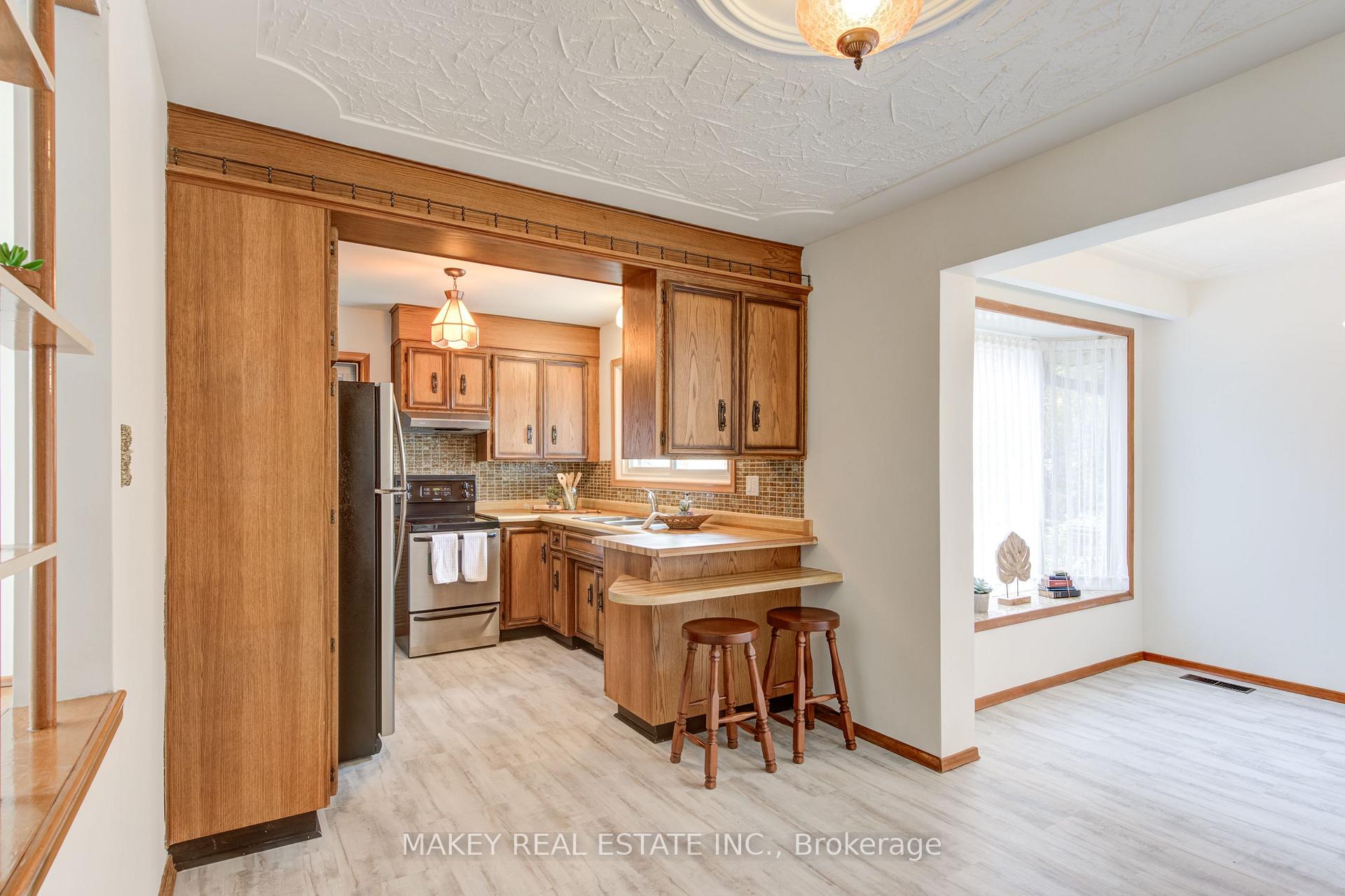 Photo 12 of 94 Harold Avenue, Kitchener — HOMEH