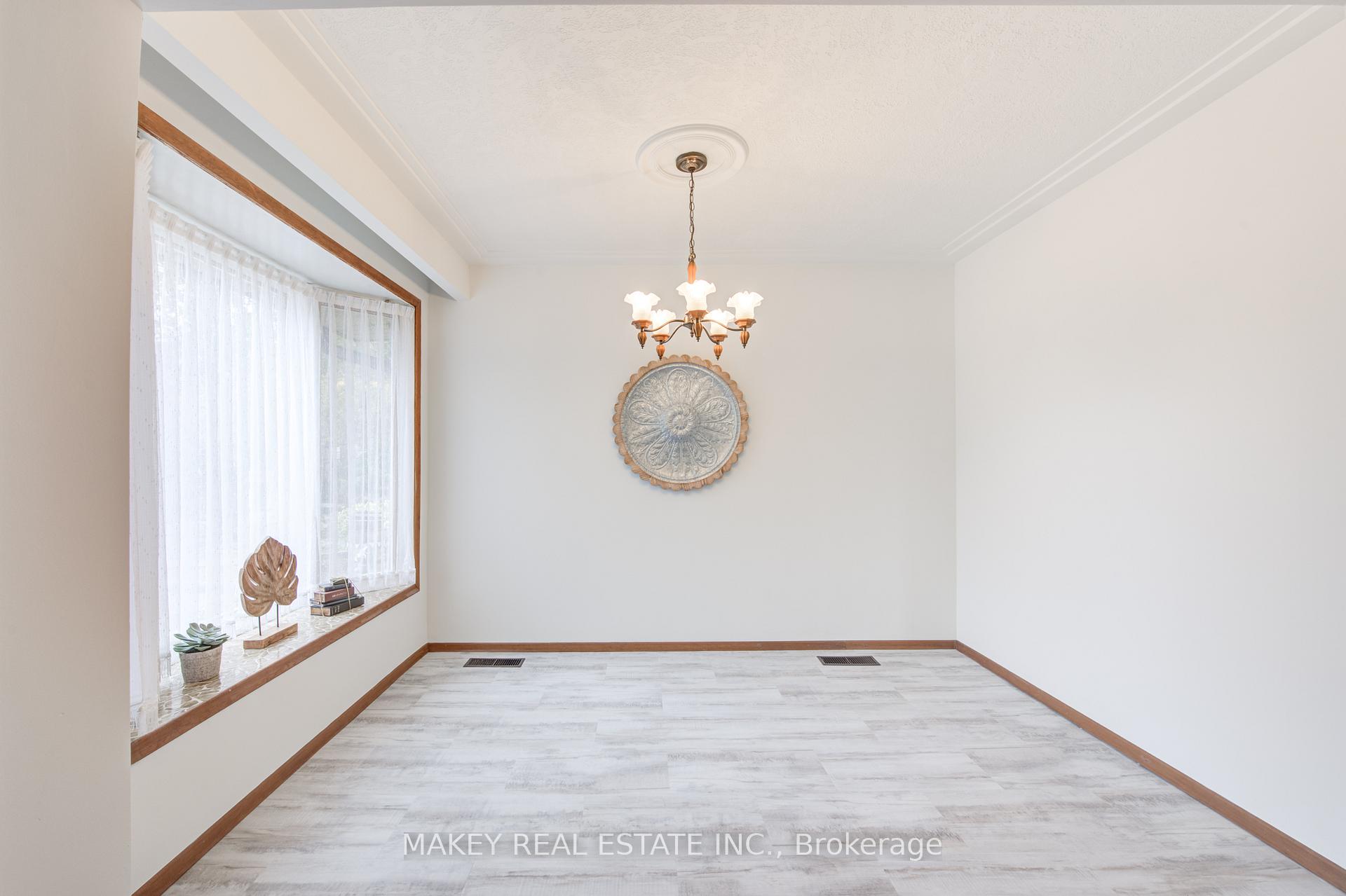 Photo 16 of 94 Harold Avenue, Kitchener — HOMEH