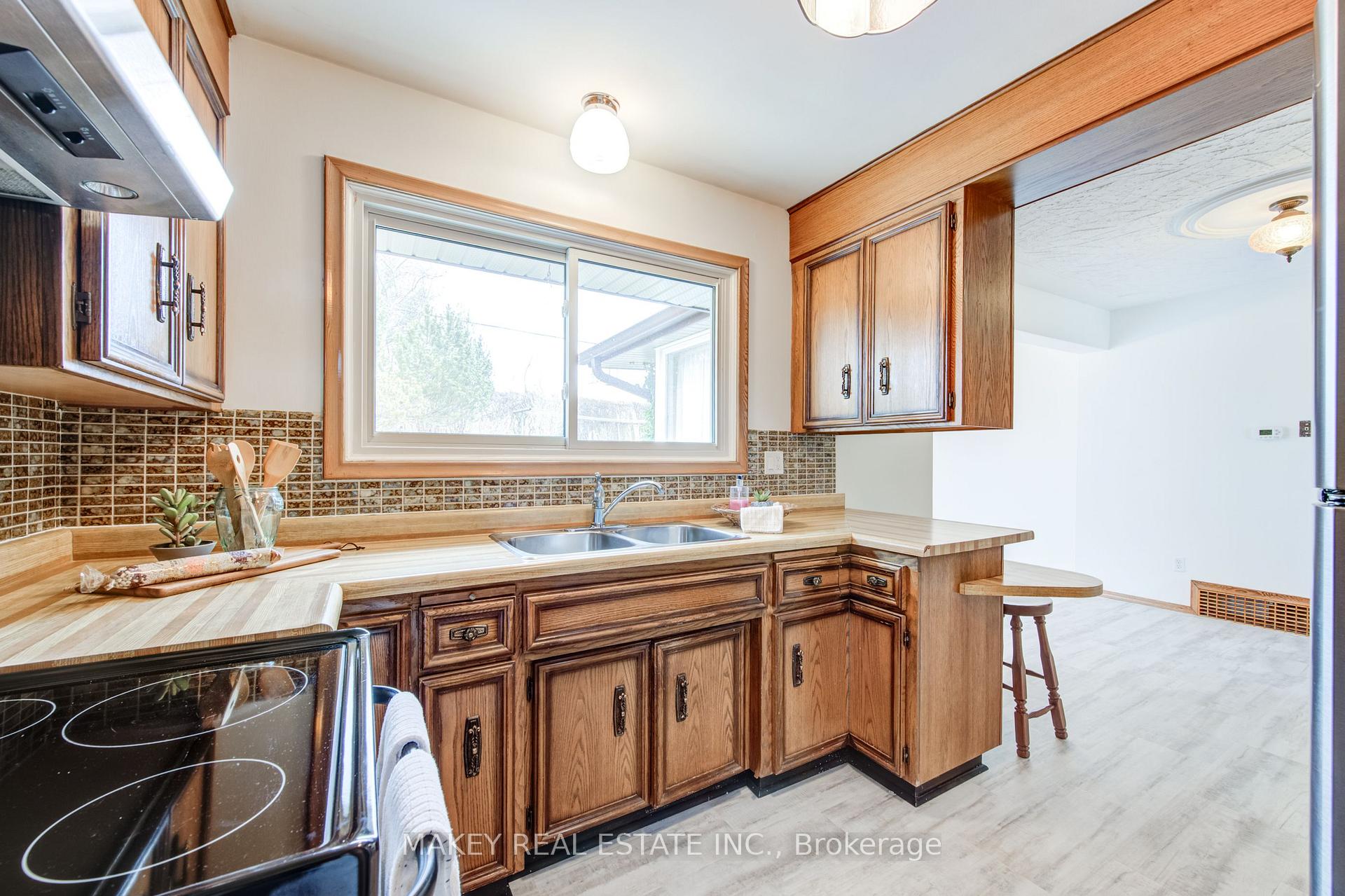 Photo 22 of 94 Harold Avenue, Kitchener — HOMEH
