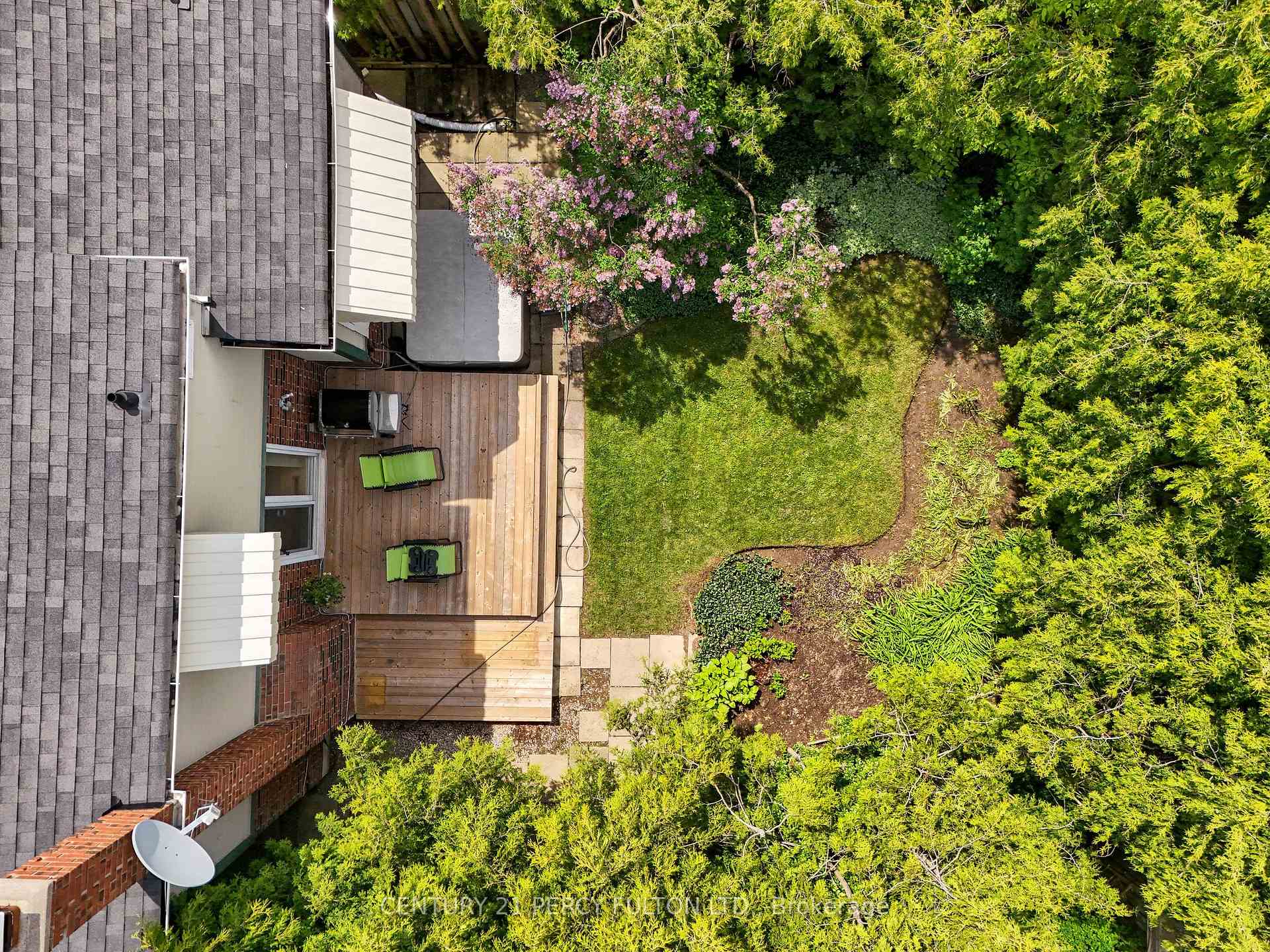 Photo 4 of 122 Wootten Way N, Markham, Markham Village — HOMEH