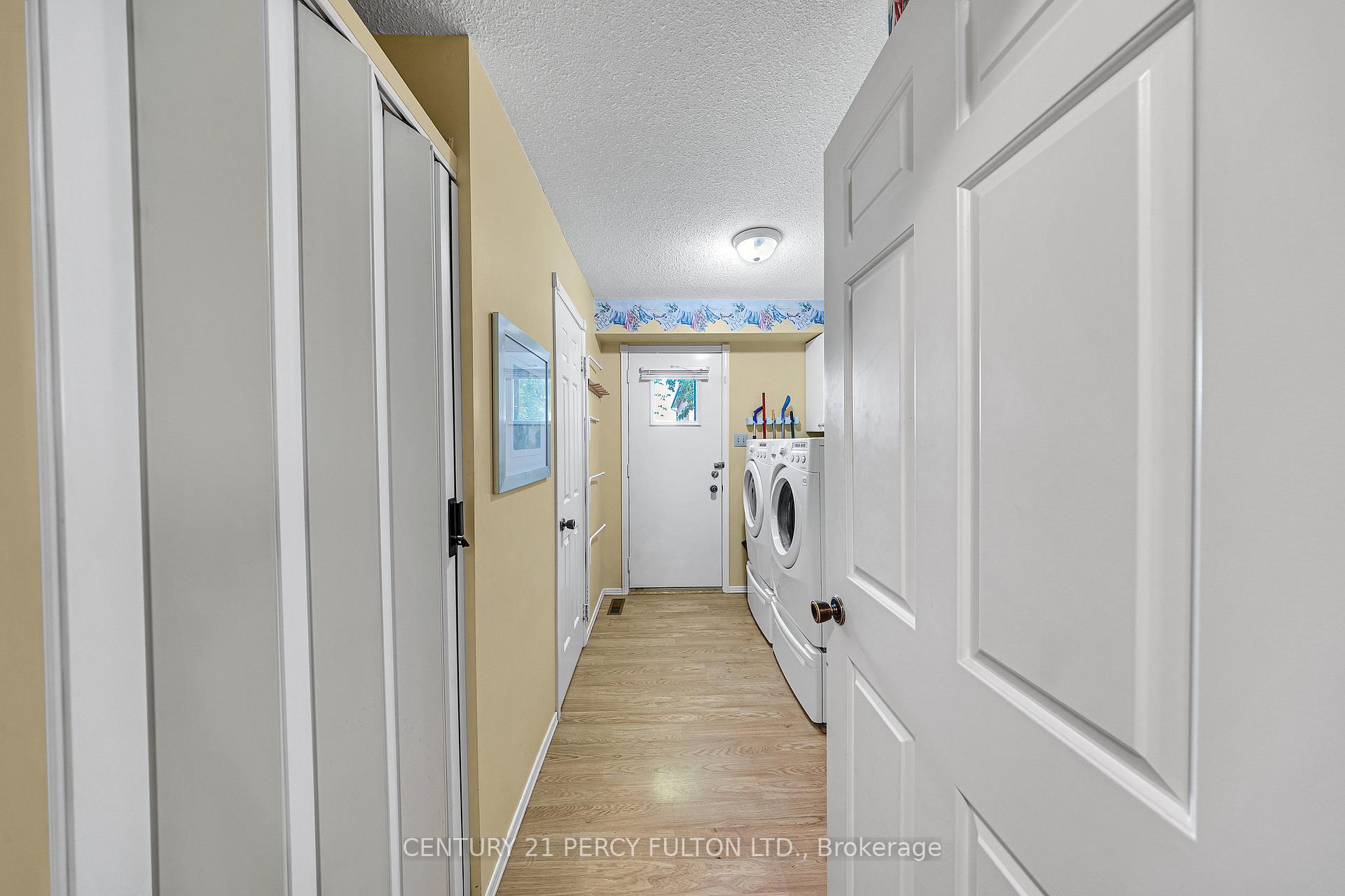 Photo 9 of 122 Wootten Way N, Markham, Markham Village — HOMEH