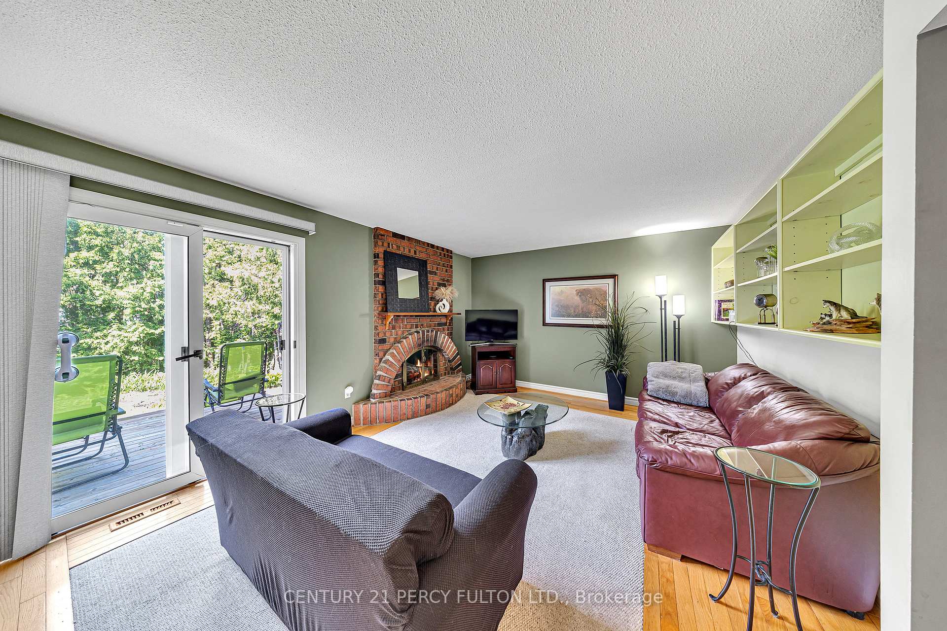Photo 11 of 122 Wootten Way N, Markham, Markham Village — HOMEH