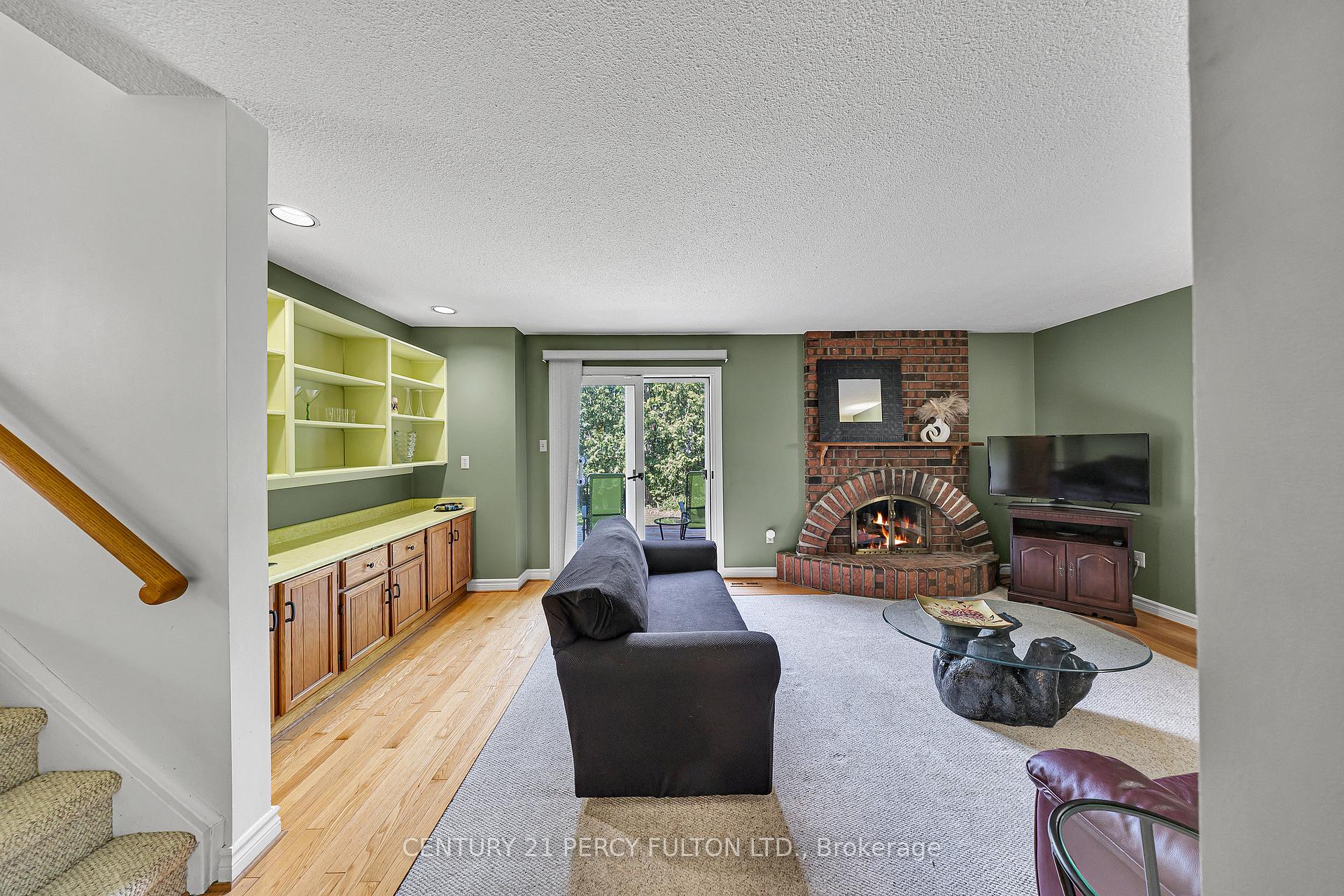Photo 12 of 122 Wootten Way N, Markham, Markham Village — HOMEH