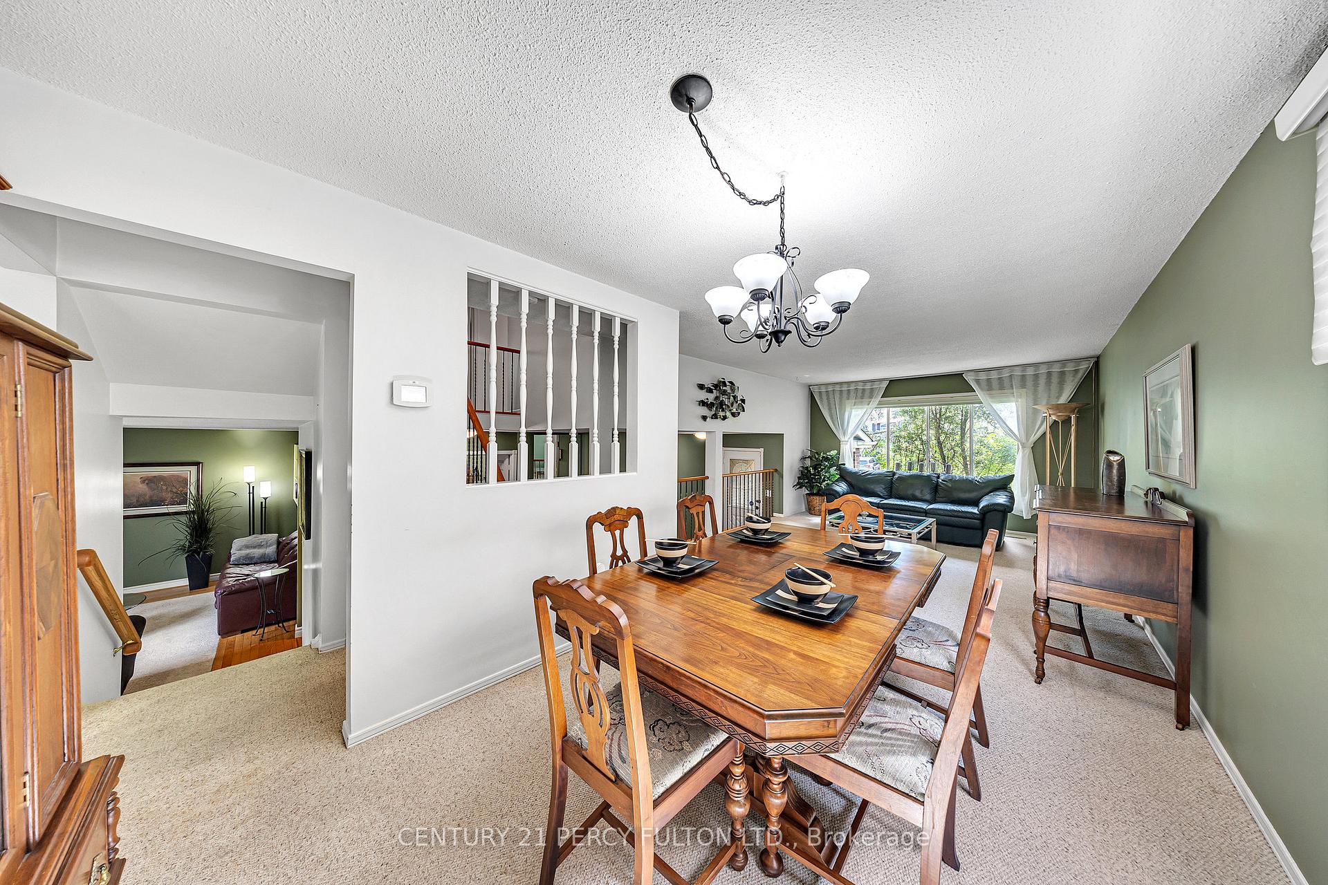 Photo 26 of 122 Wootten Way N, Markham, Markham Village — HOMEH