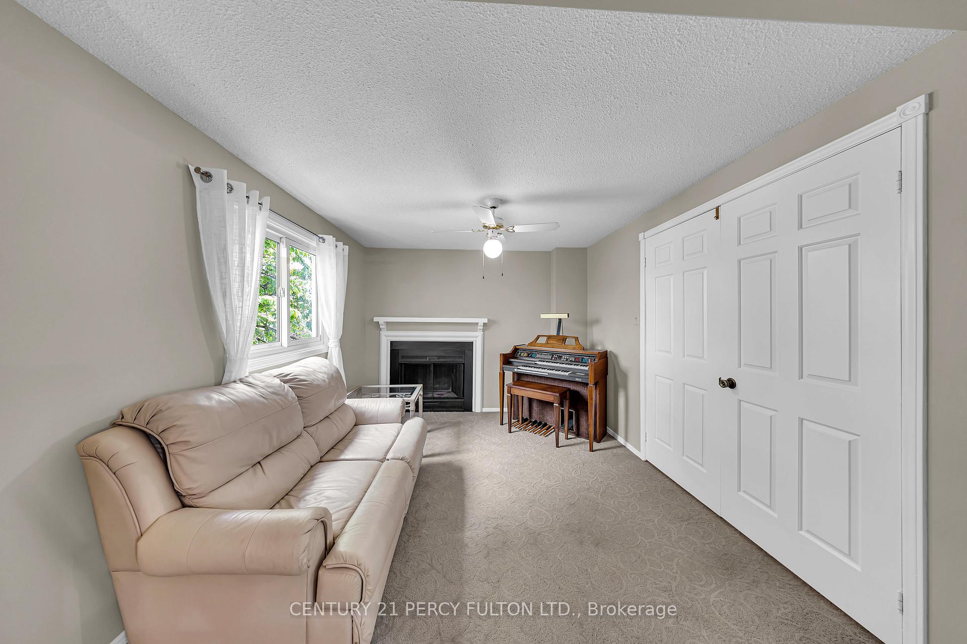 Photo 31 of 122 Wootten Way N, Markham, Markham Village — HOMEH