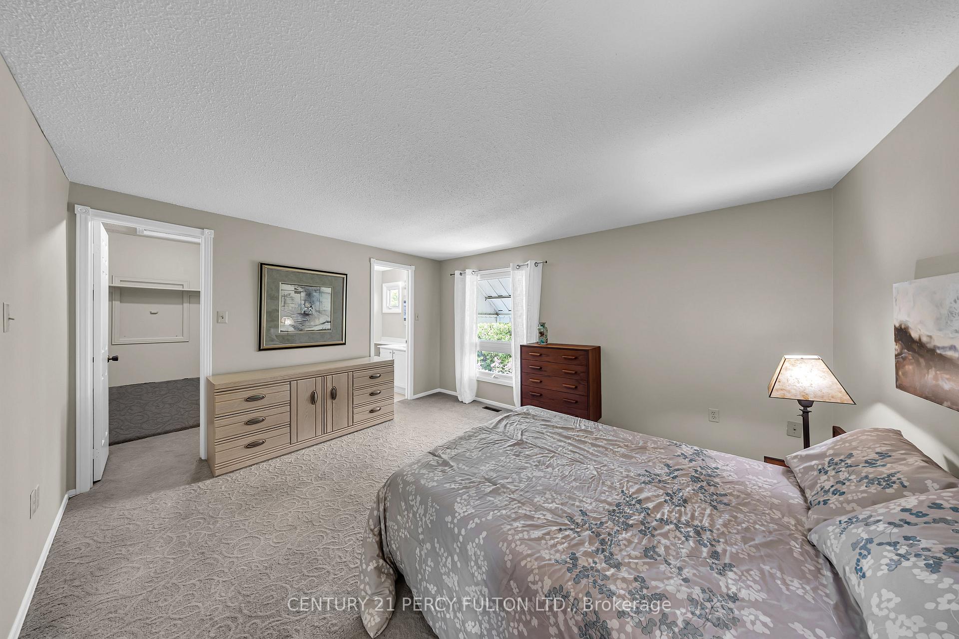 Photo 34 of 122 Wootten Way N, Markham, Markham Village — HOMEH