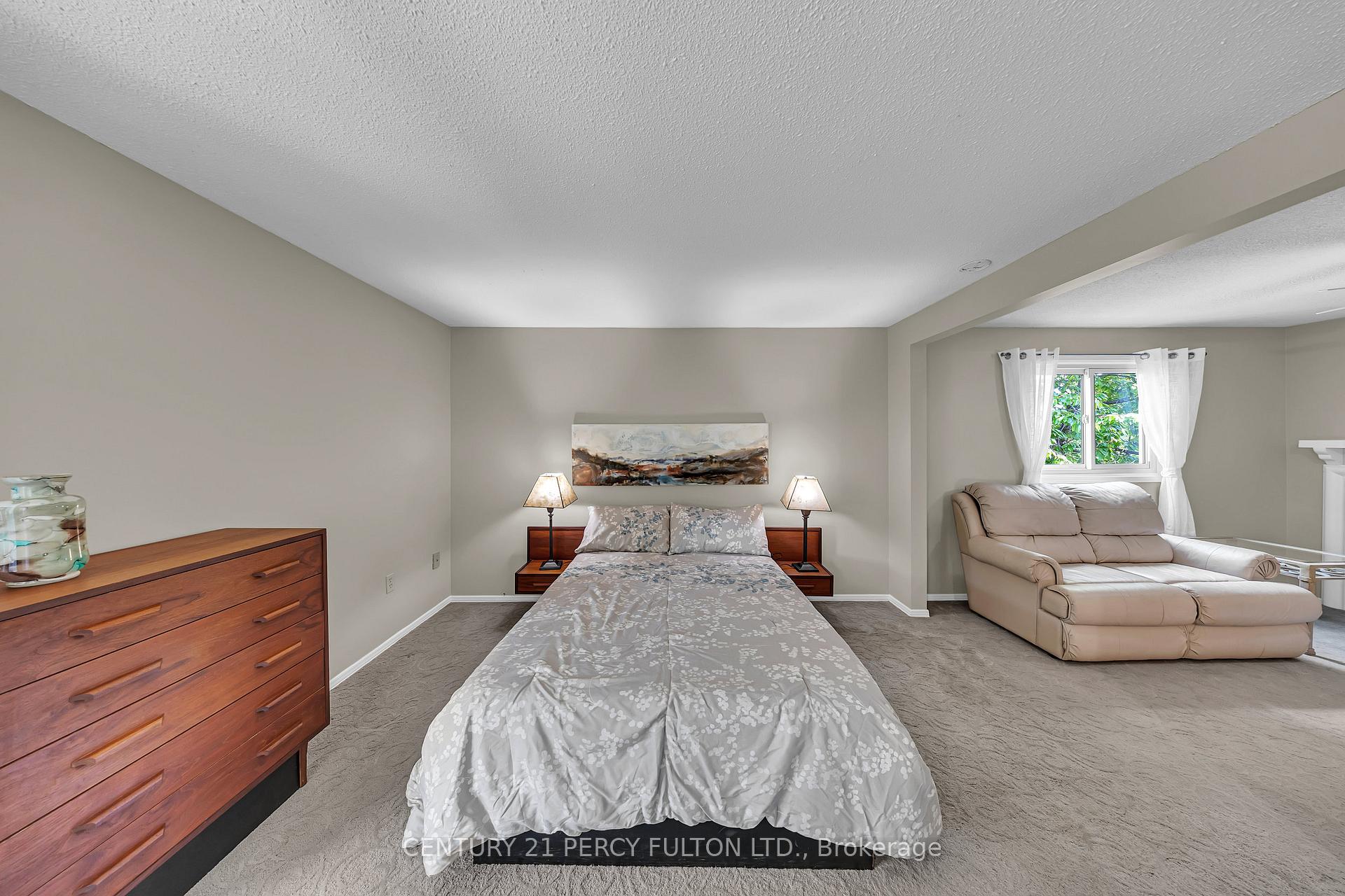 Photo 39 of 122 Wootten Way N, Markham, Markham Village — HOMEH