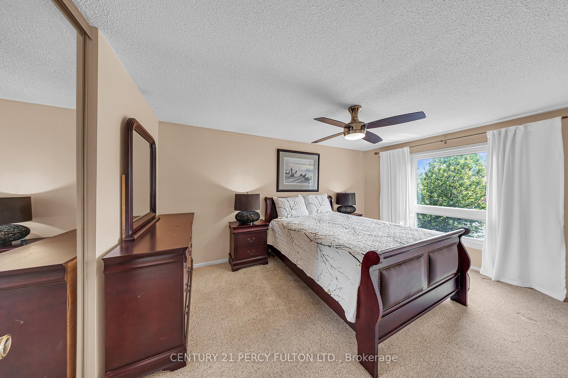 Photo 41 of 122 Wootten Way N, Markham, Markham Village — HOMEH