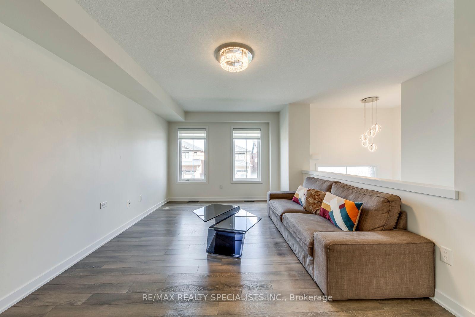 Photo 5 of 72 Crafter Crescent, Hamilton, Stoney Creek — HOMEH