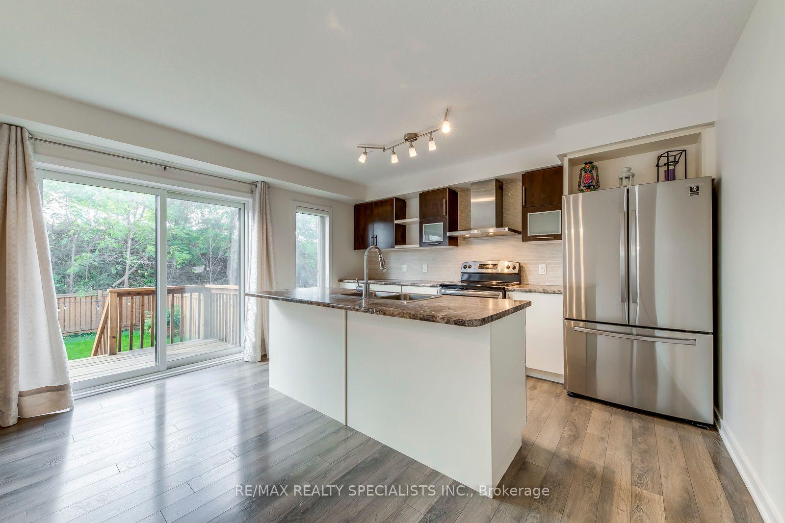 Photo 8 of 72 Crafter Crescent, Hamilton, Stoney Creek — HOMEH