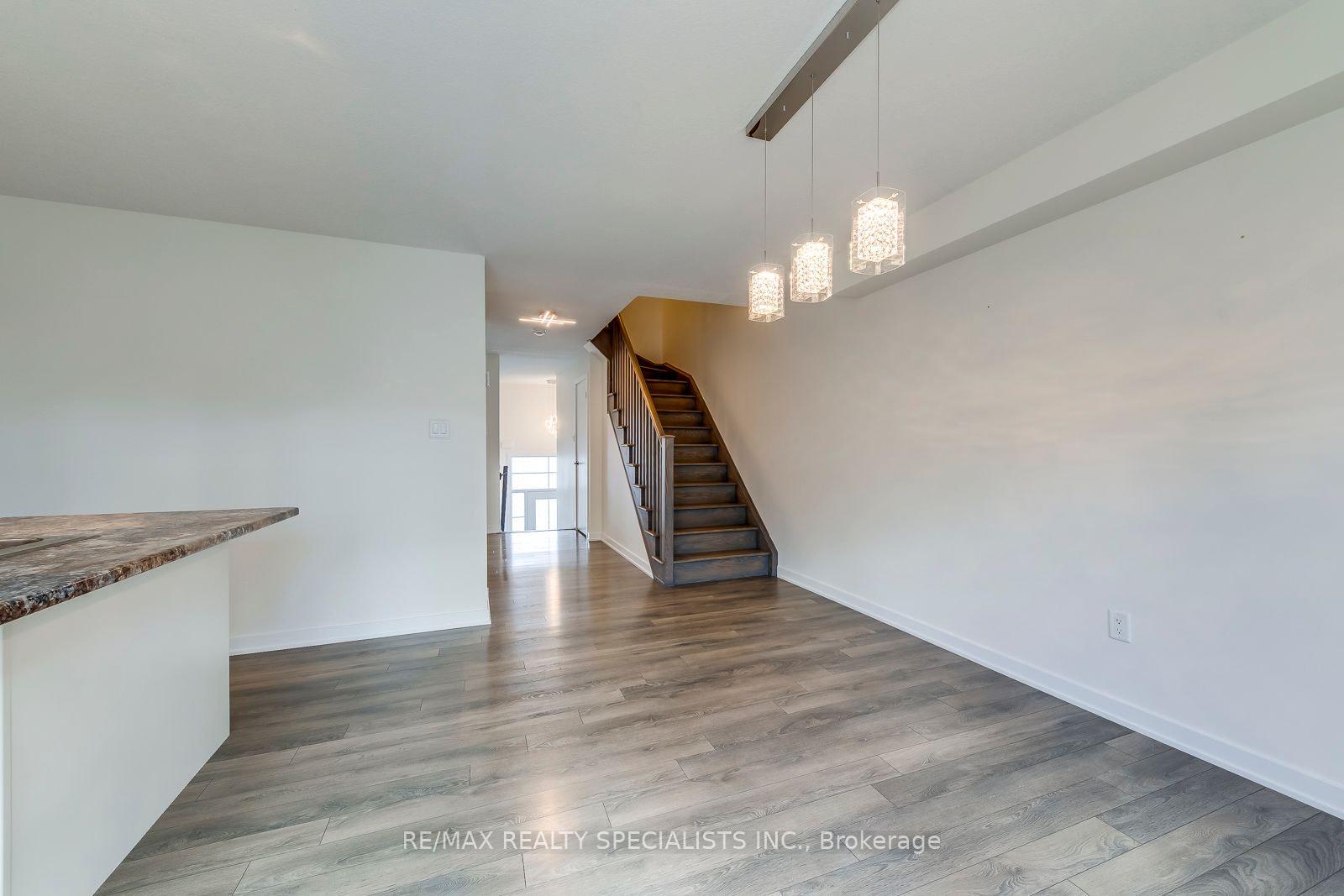 Photo 9 of 72 Crafter Crescent, Hamilton, Stoney Creek — HOMEH