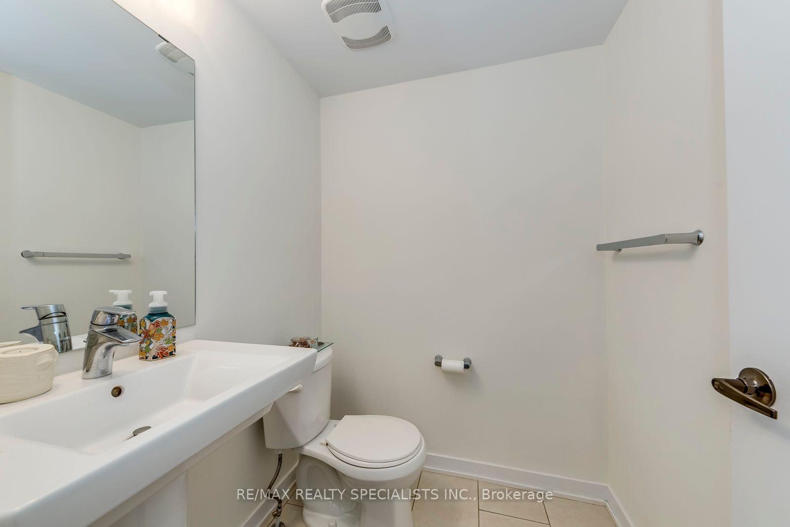 Photo 11 of 72 Crafter Crescent, Hamilton, Stoney Creek — HOMEH