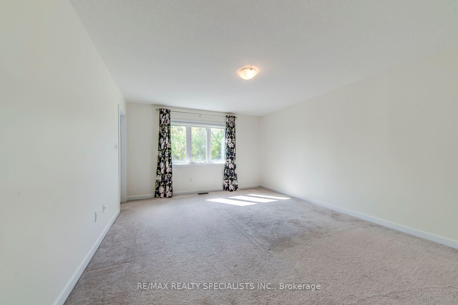 Photo 12 of 72 Crafter Crescent, Hamilton, Stoney Creek — HOMEH