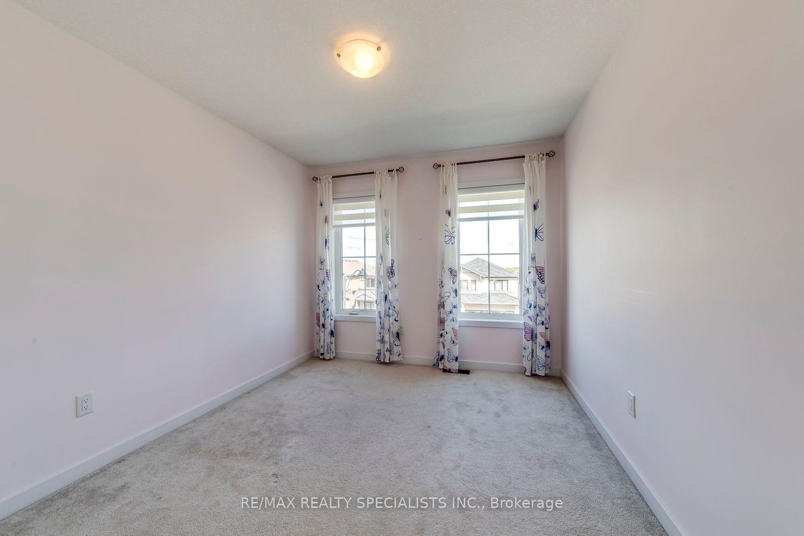 Photo 14 of 72 Crafter Crescent, Hamilton, Stoney Creek — HOMEH