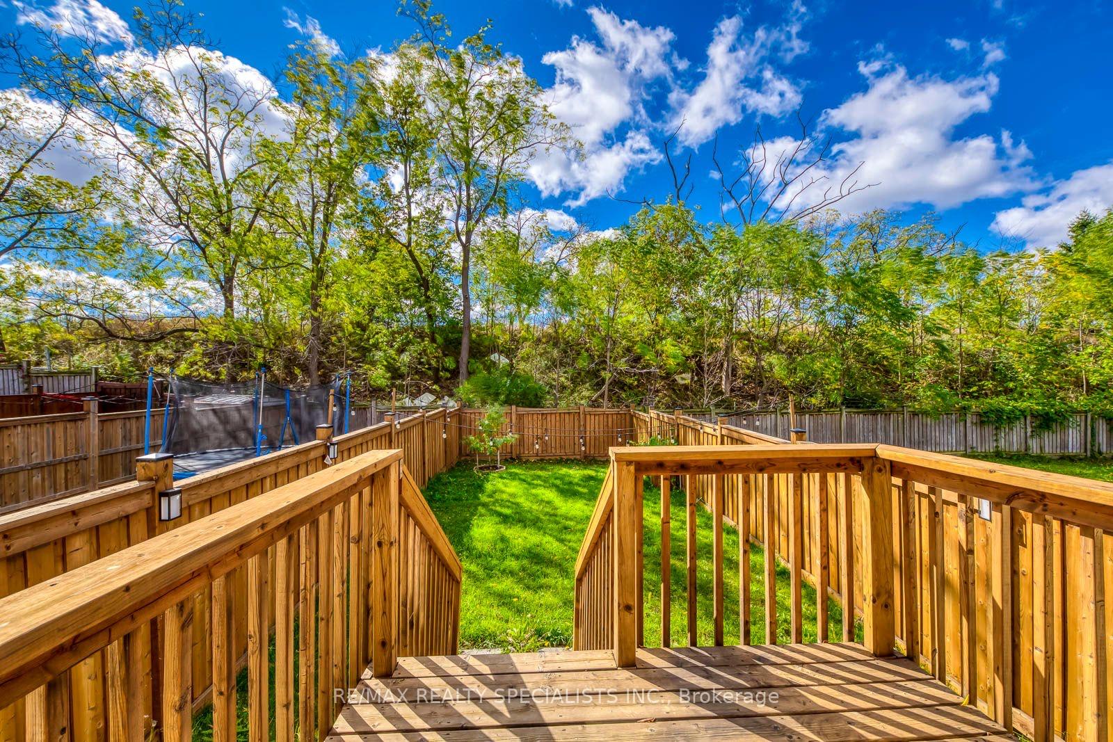 Photo 18 of 72 Crafter Crescent, Hamilton, Stoney Creek — HOMEH