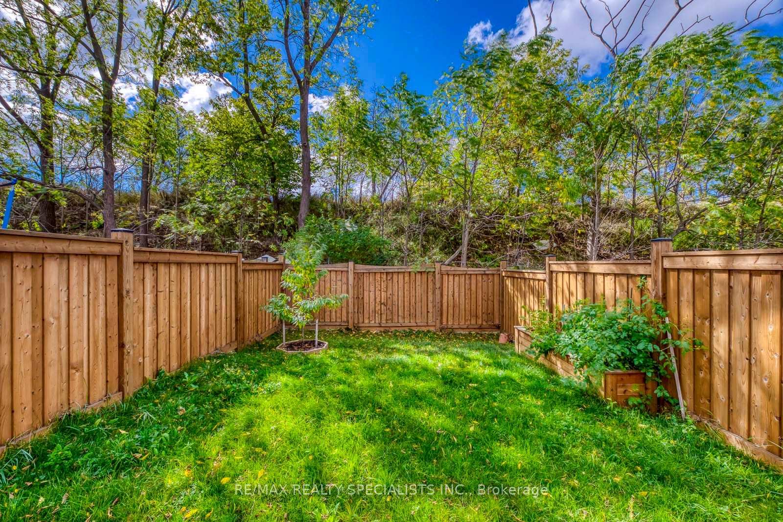 Photo 20 of 72 Crafter Crescent, Hamilton, Stoney Creek — HOMEH