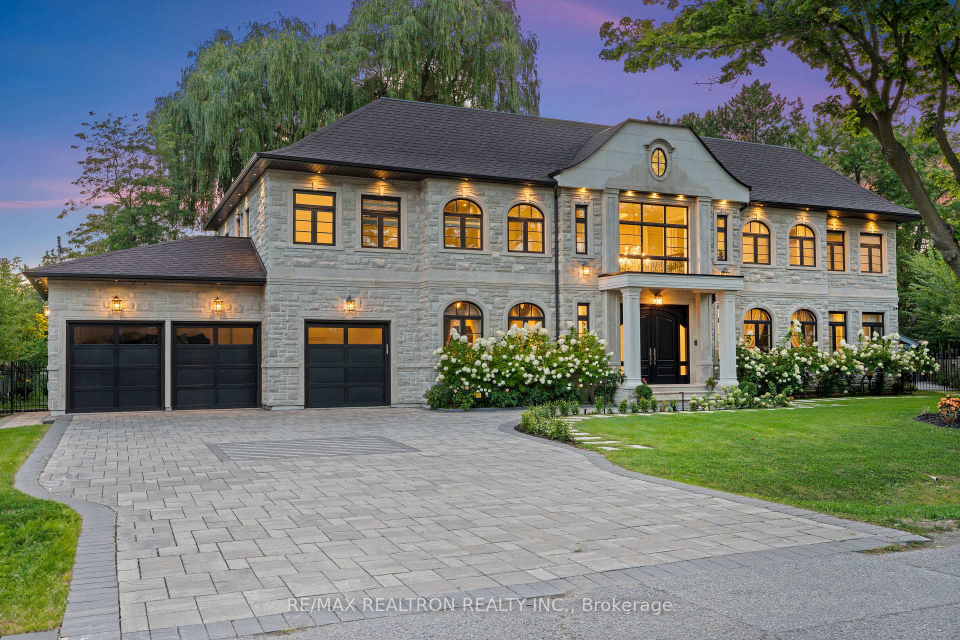 Front of 20 Hammok Crescent