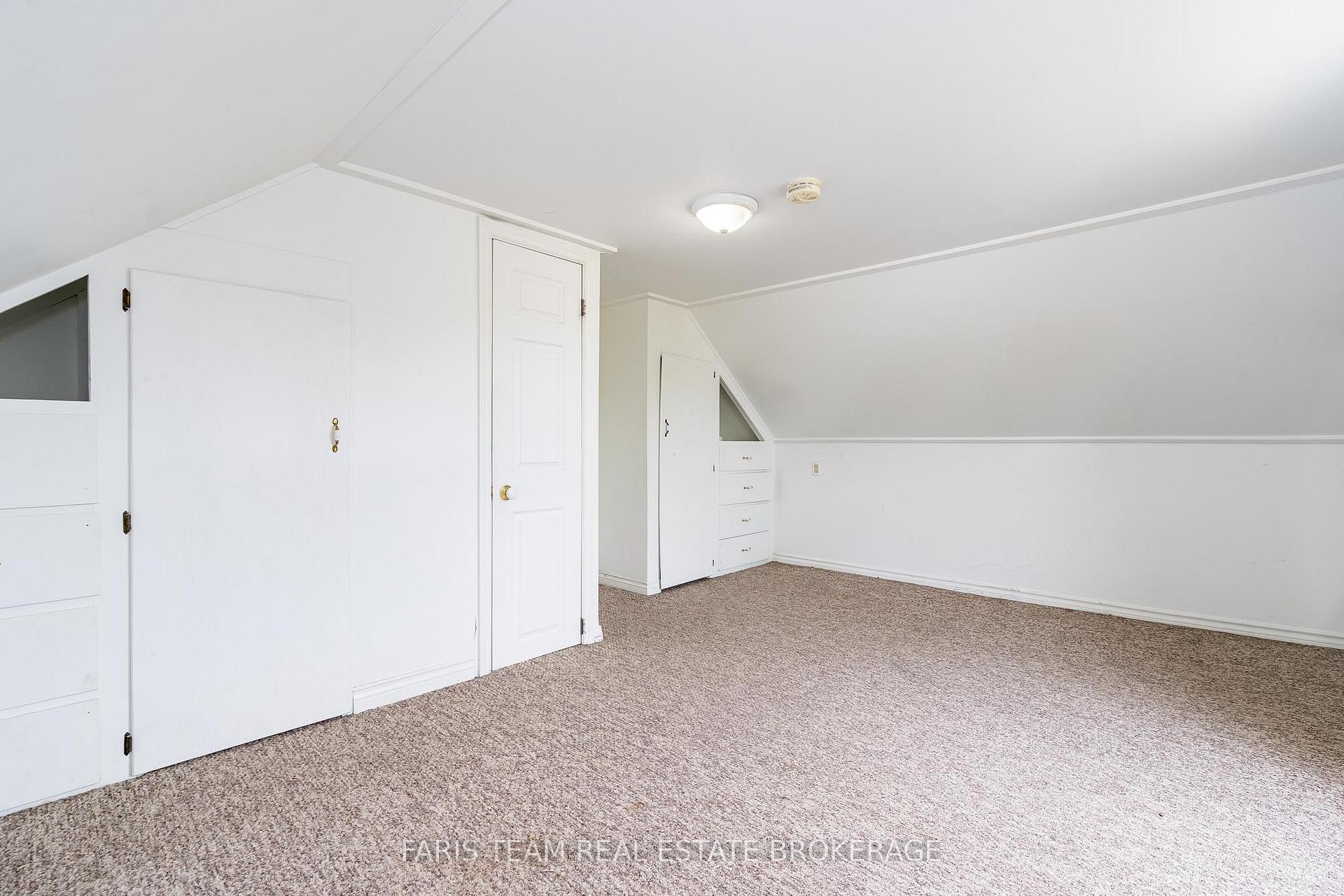 Photo 2 of 405 Bay Street, Midland — HOMEH