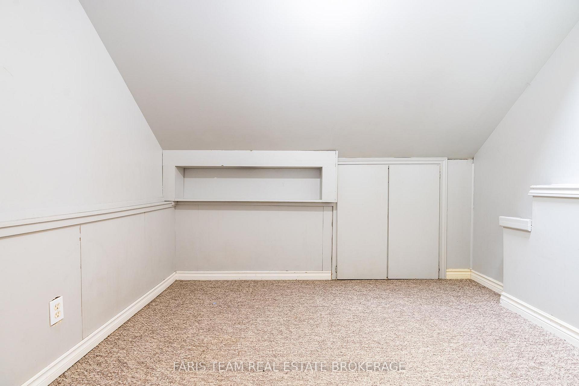 Photo 4 of 405 Bay Street, Midland — HOMEH