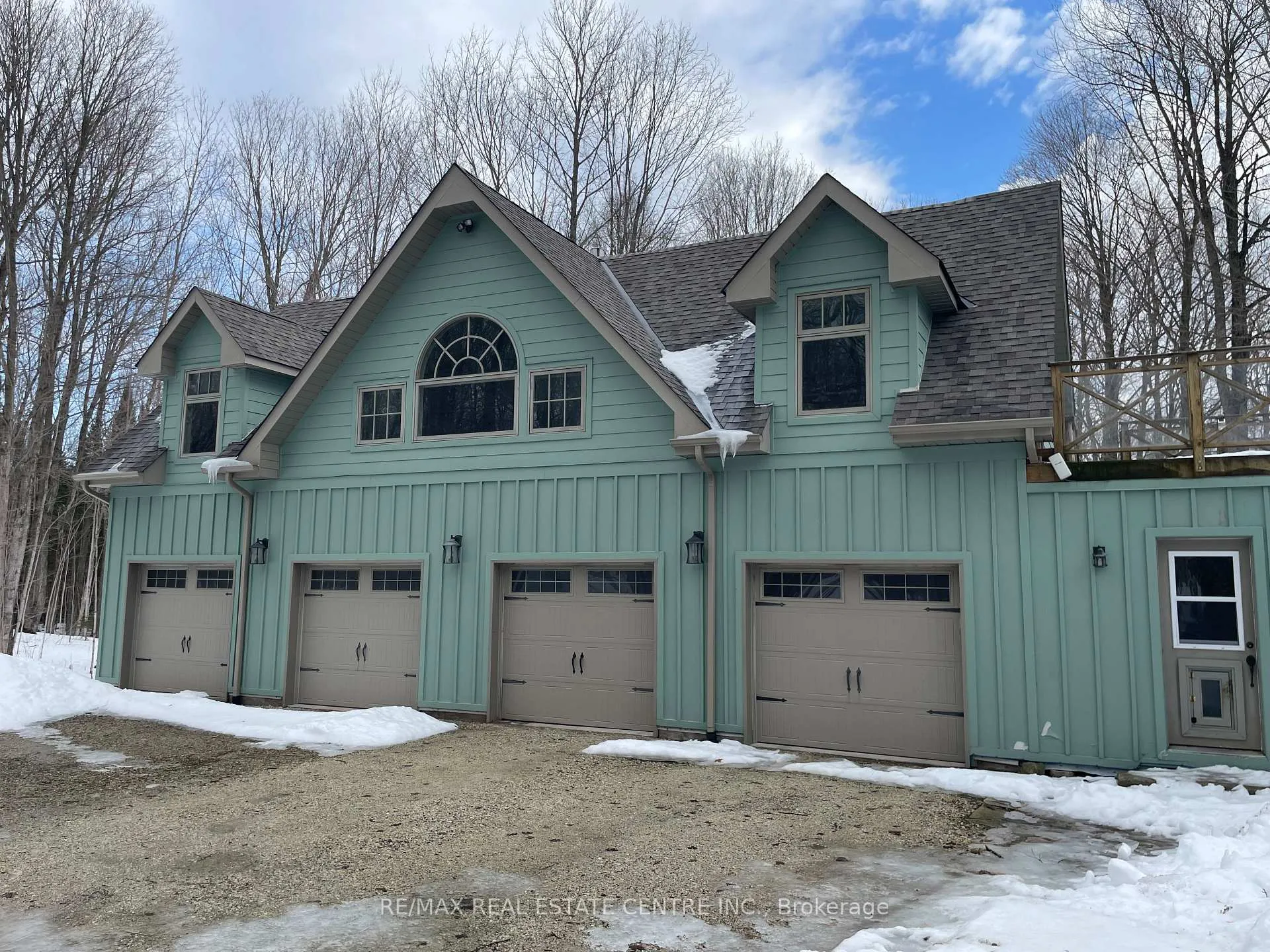 Front of 516243 County Road 124