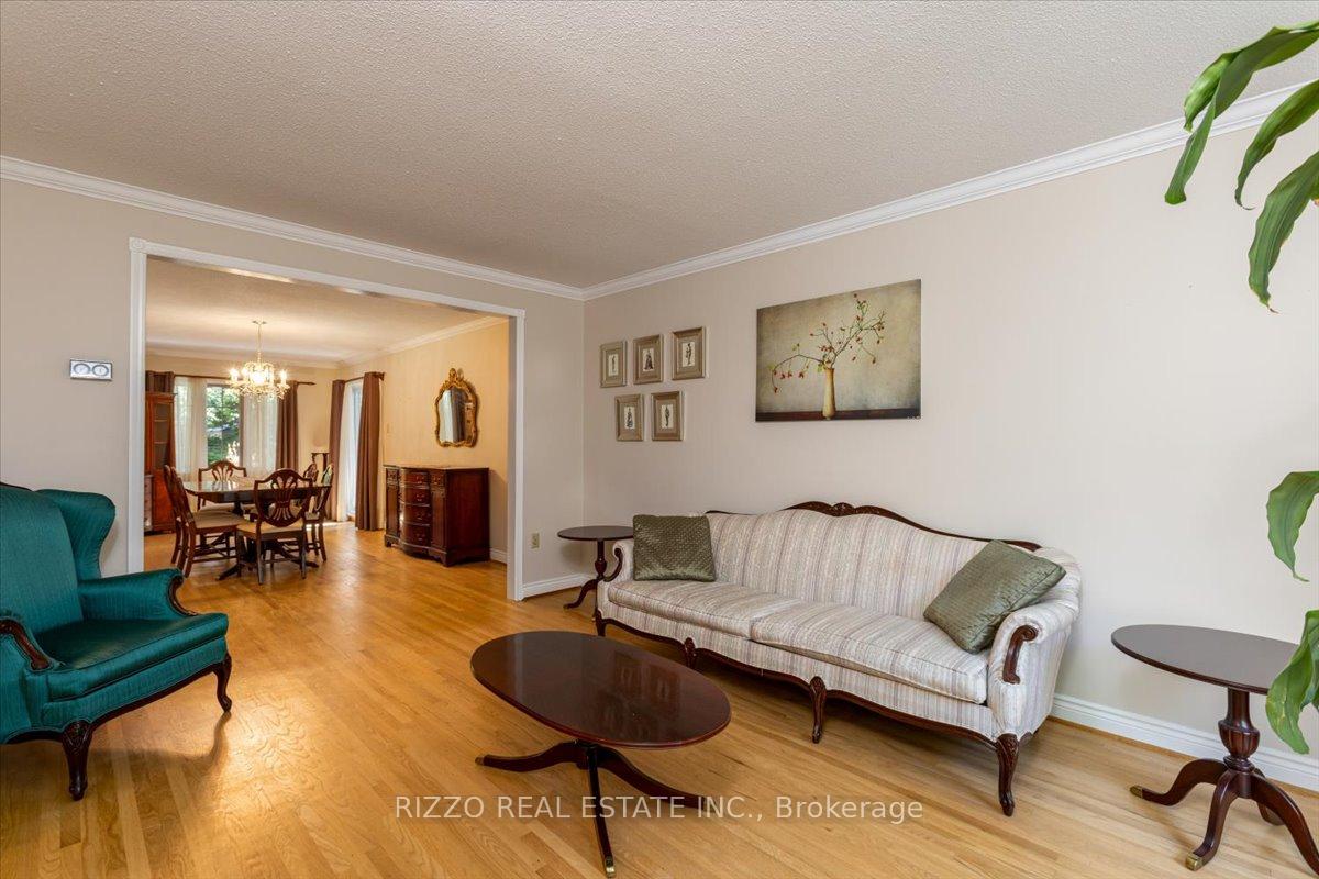 Photo 5 of 77 Chumleigh Crescent, Markham, German Mills — HOMEH