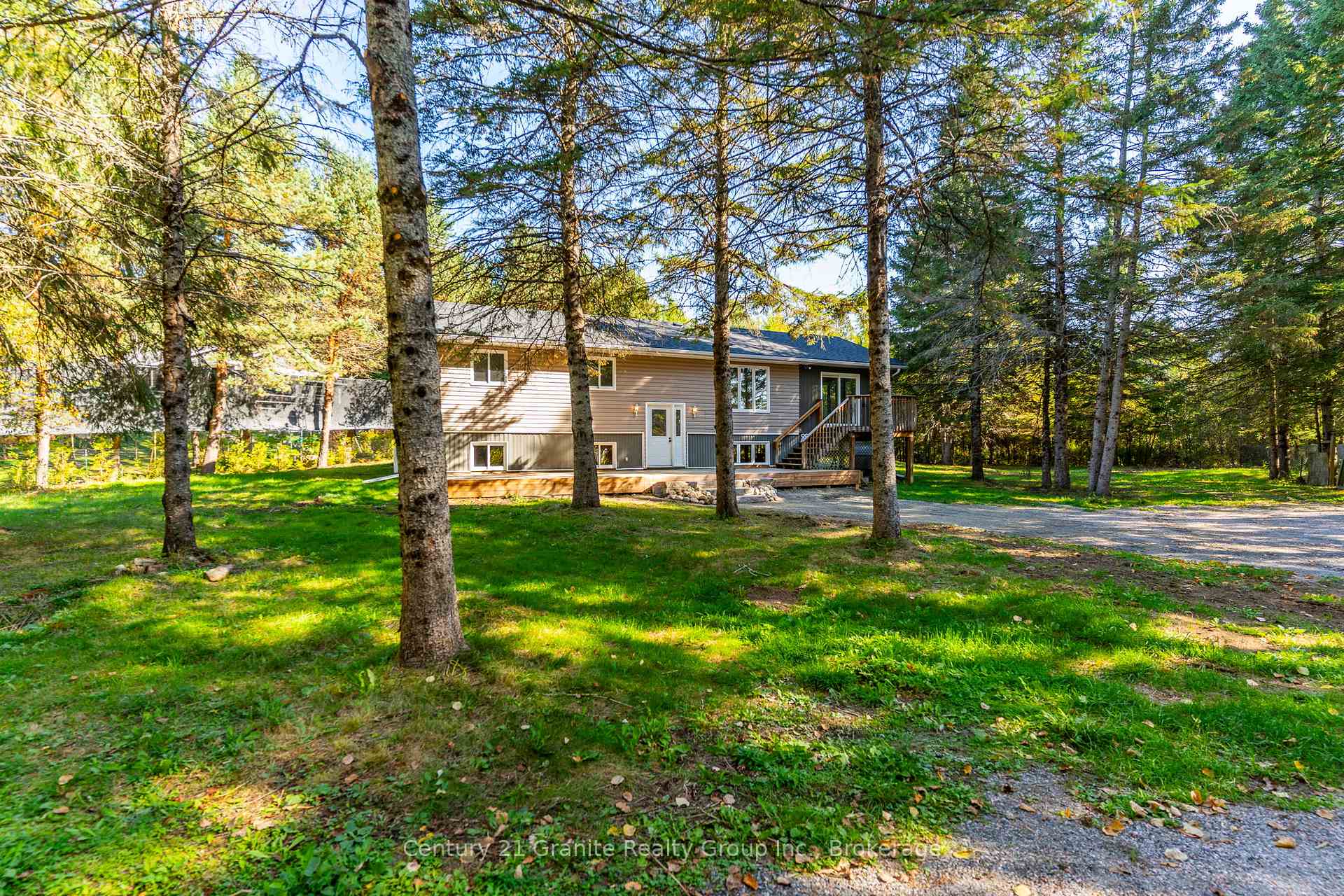 Photo 5 of 4739 Gelert Road, Minden Hills, Snowdon — HOMEH