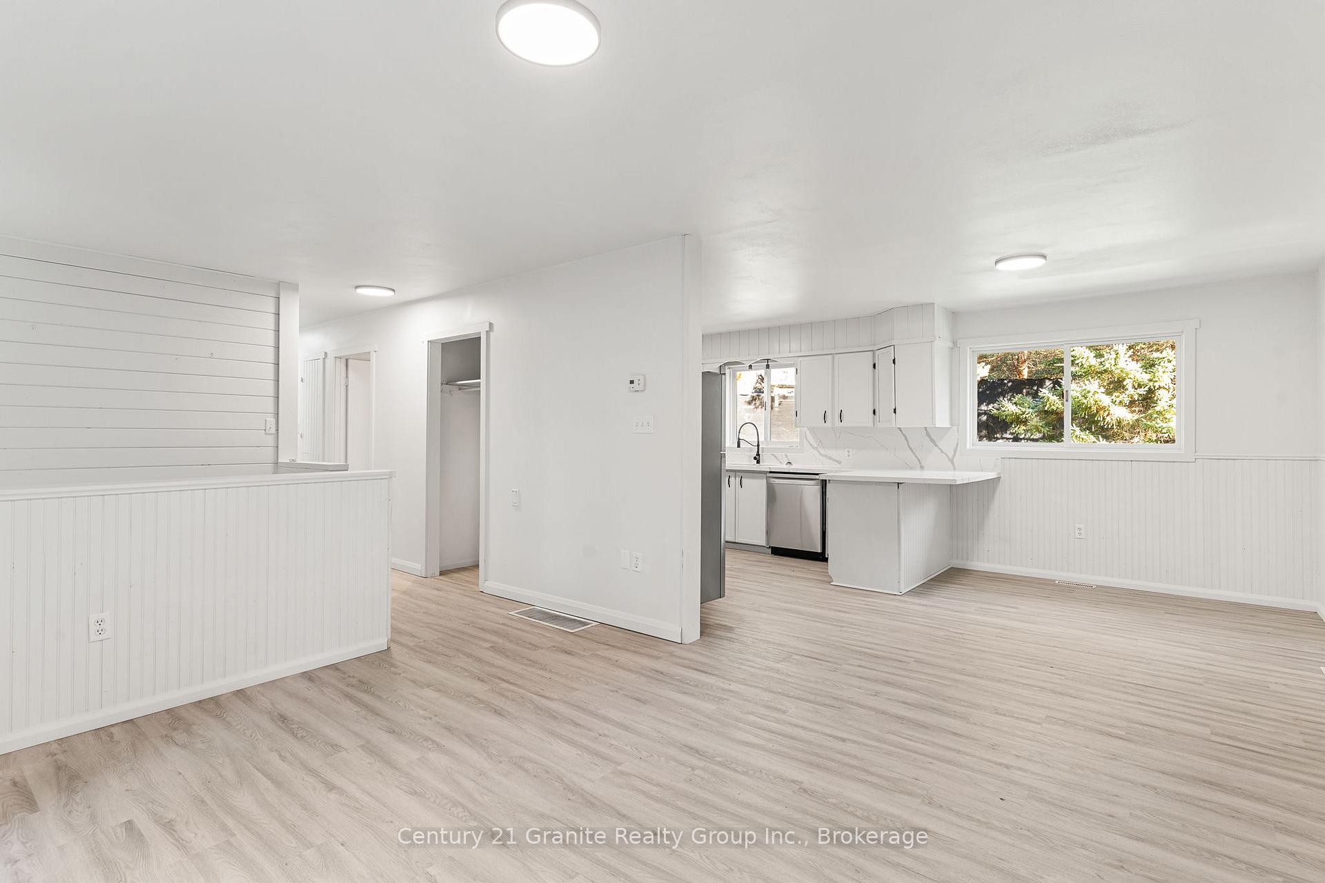 Photo 16 of 4739 Gelert Road, Minden Hills, Snowdon — HOMEH