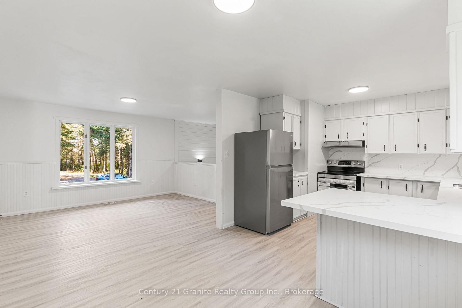 Photo 17 of 4739 Gelert Road, Minden Hills, Snowdon — HOMEH