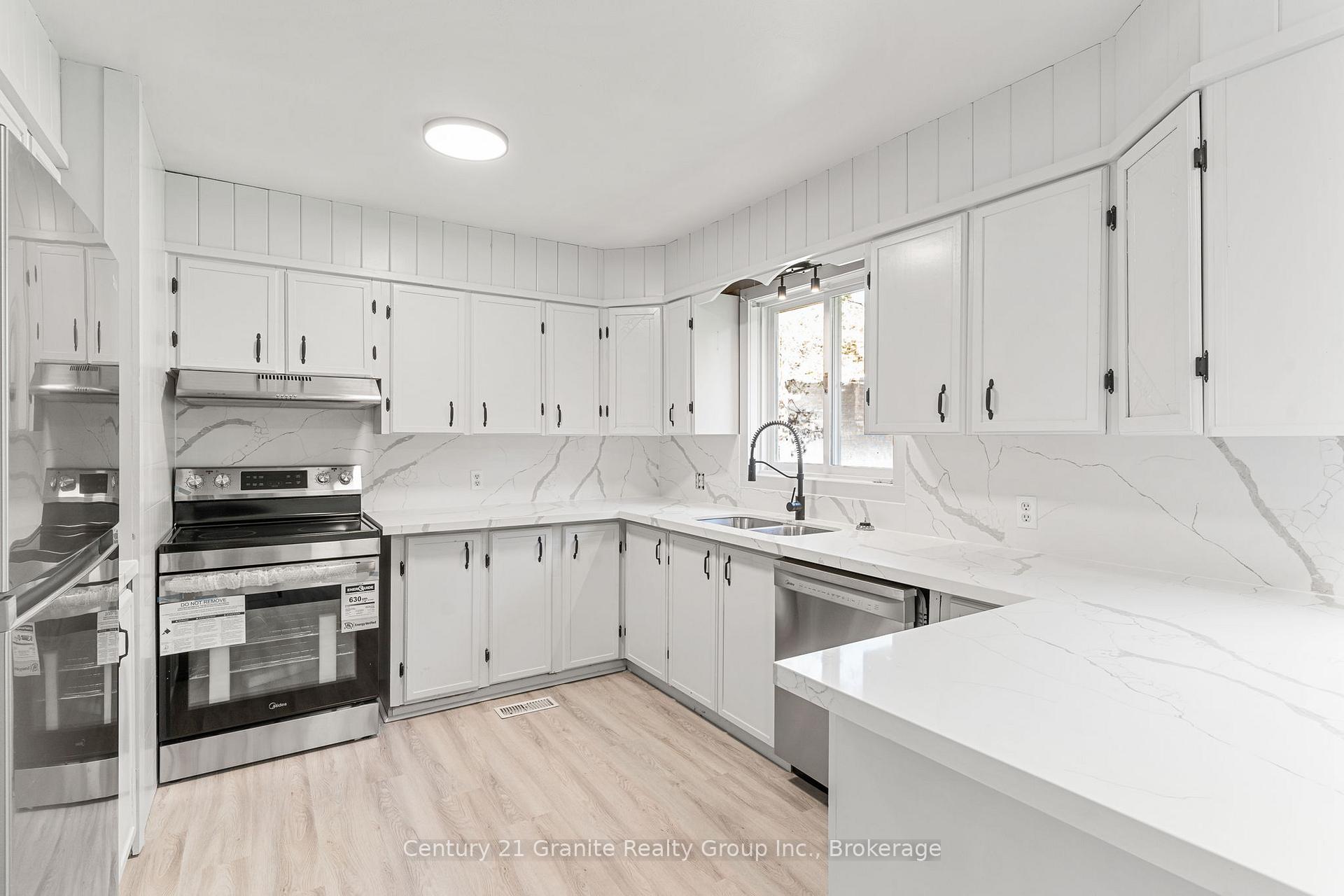 Photo 18 of 4739 Gelert Road, Minden Hills, Snowdon — HOMEH
