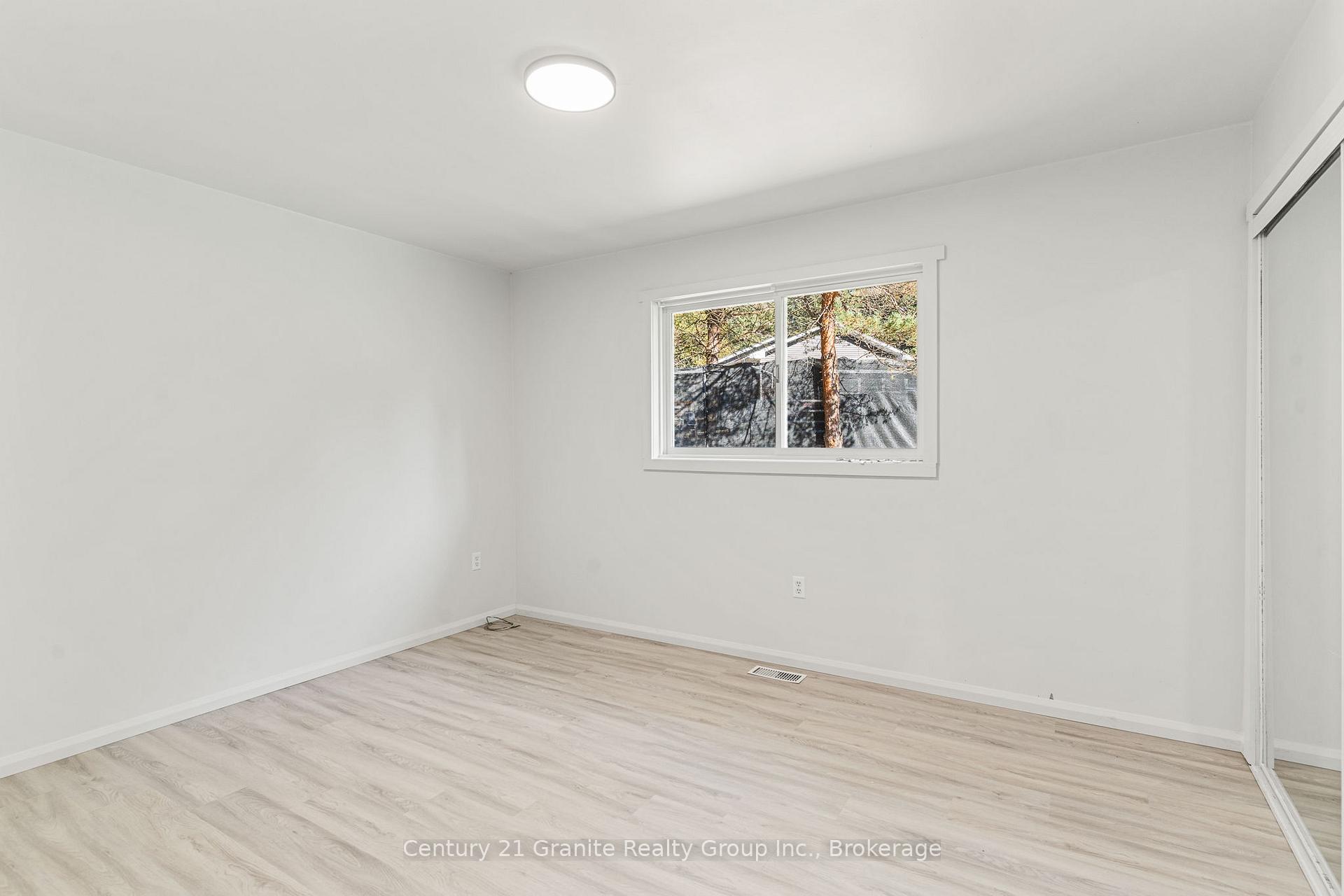Photo 24 of 4739 Gelert Road, Minden Hills, Snowdon — HOMEH