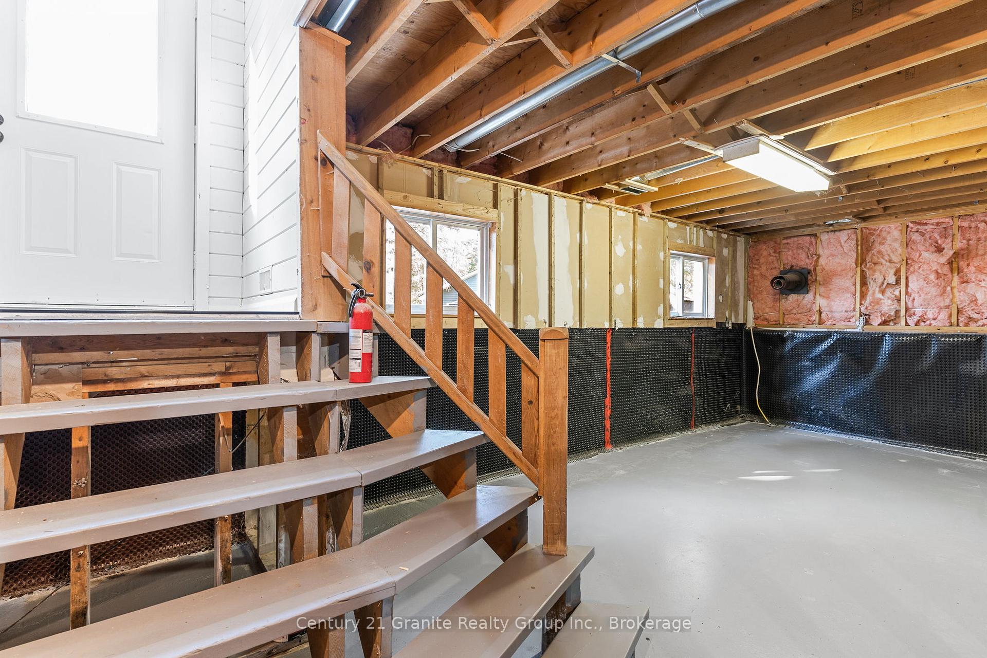 Photo 28 of 4739 Gelert Road, Minden Hills, Snowdon — HOMEH