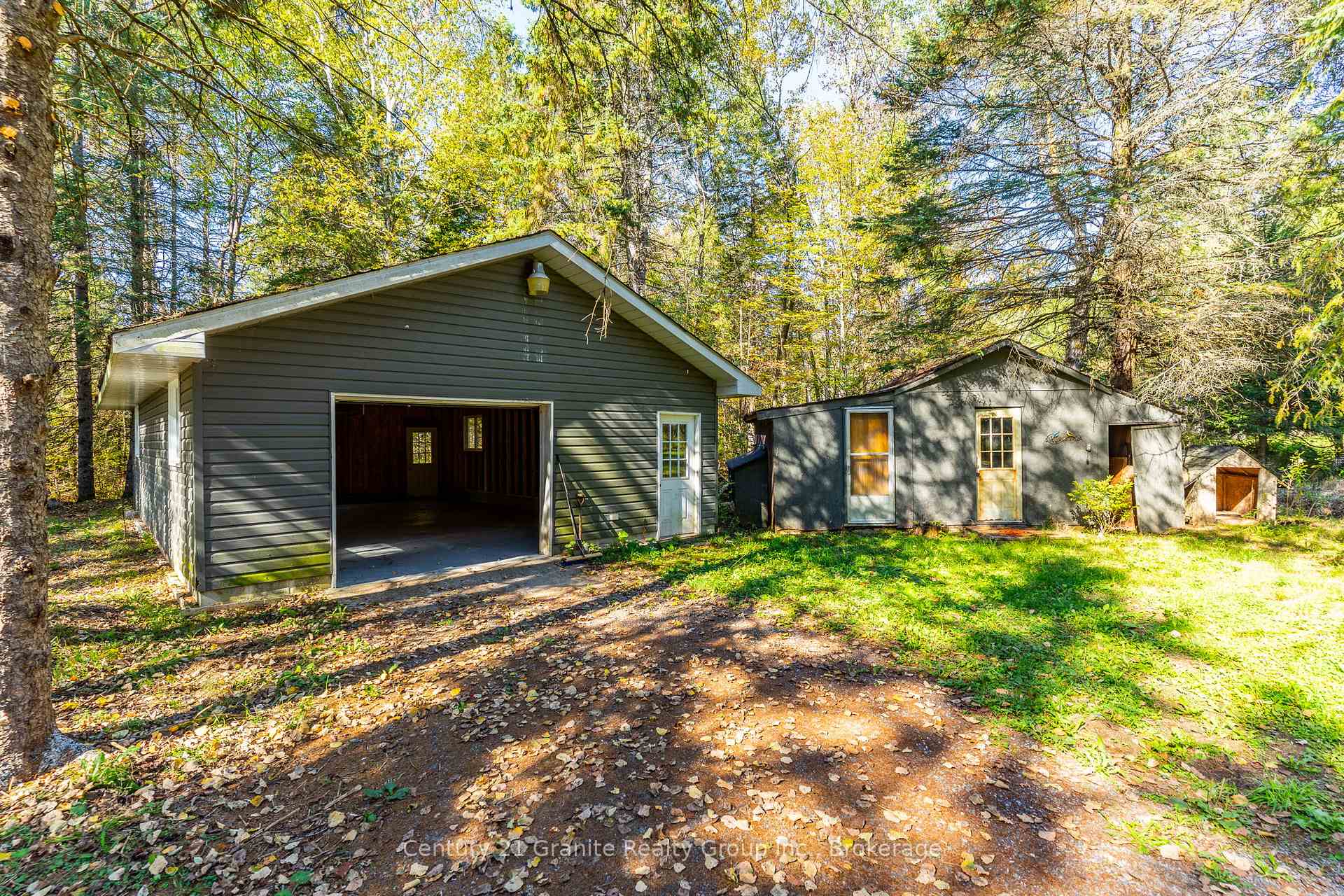 Photo 41 of 4739 Gelert Road, Minden Hills, Snowdon — HOMEH