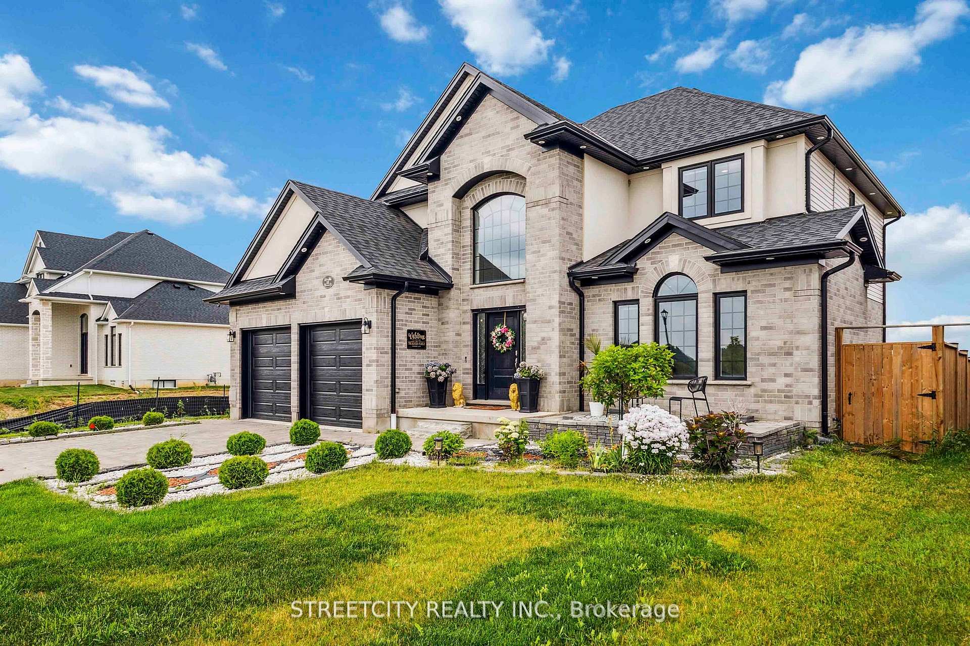 Photo 3 of 53 Arrowwood Path, Middlesex Centre, Ilderton — HOMEH