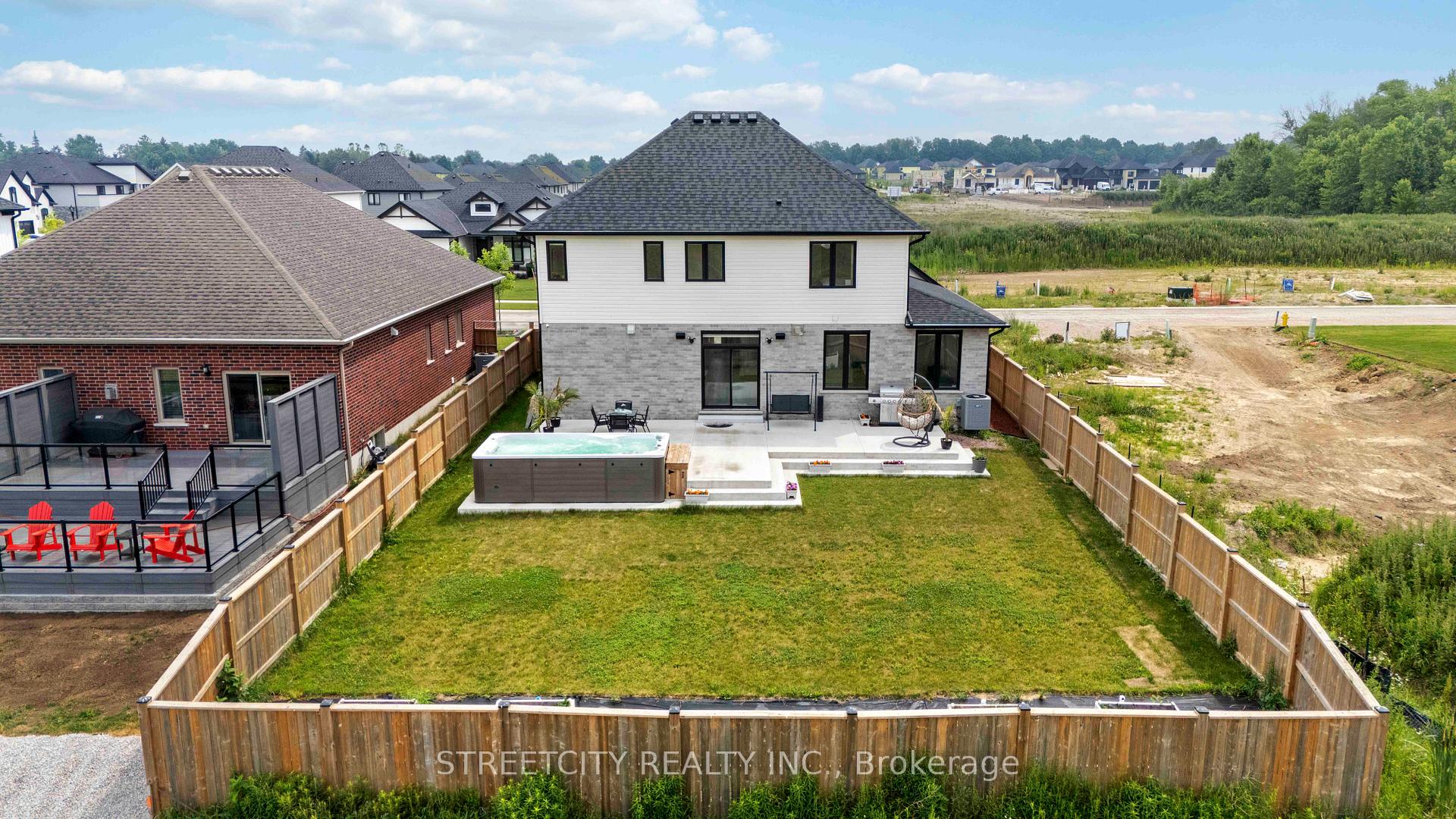 Photo 5 of 53 Arrowwood Path, Middlesex Centre, Ilderton — HOMEH