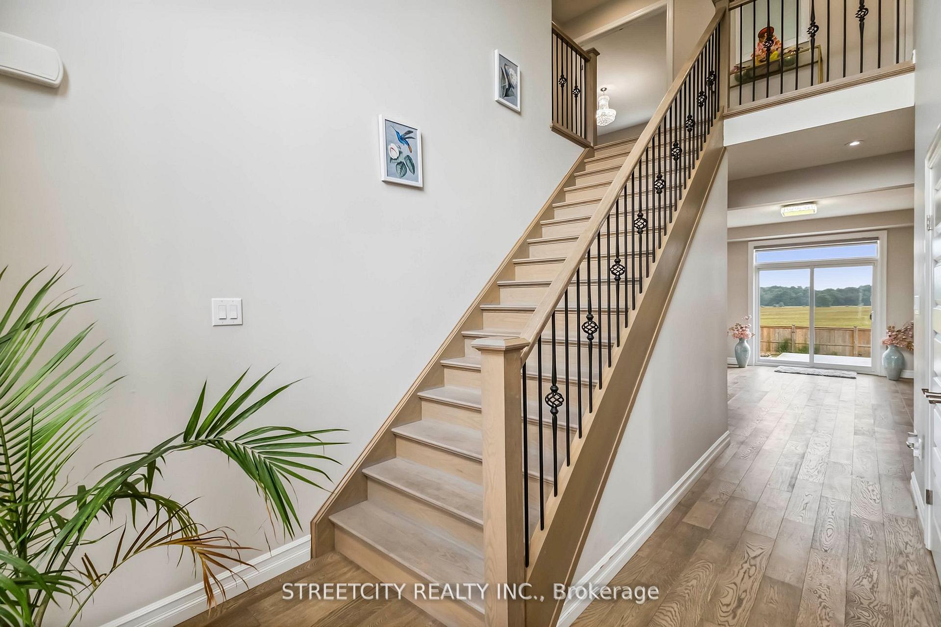 Photo 8 of 53 Arrowwood Path, Middlesex Centre, Ilderton — HOMEH